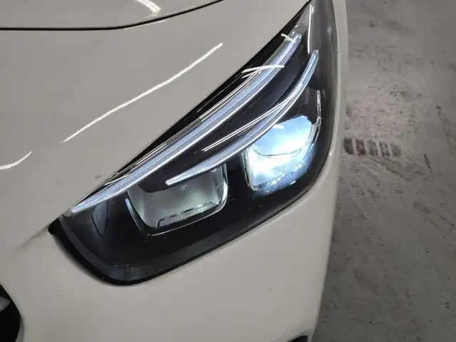 Mercedes-Benz B-Class view 9