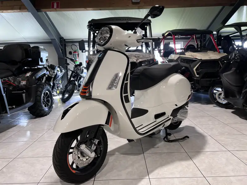 Vespa GTS Super Sport - foto 2