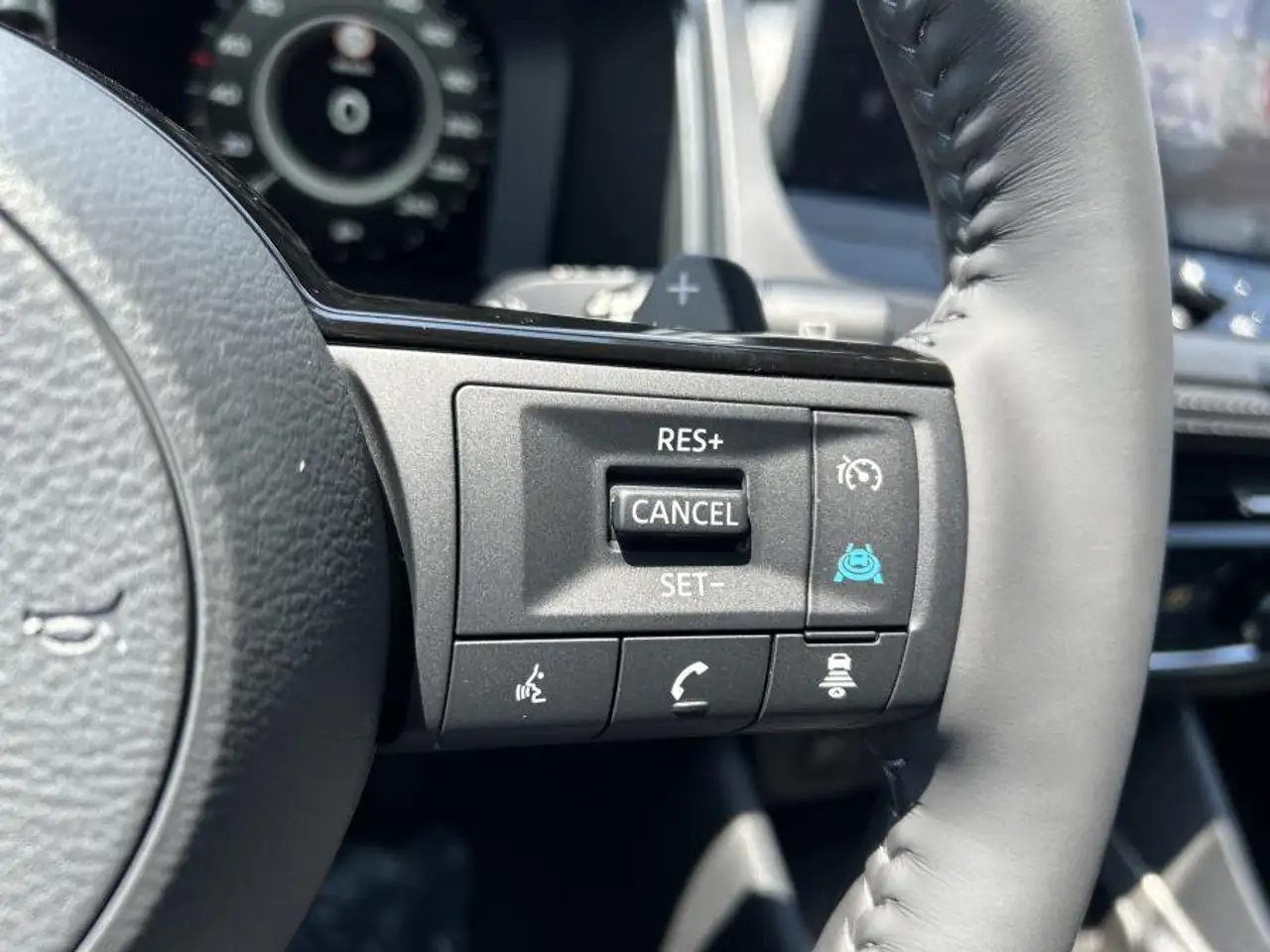 Nissan Qashqai MHEV 158 CV Xtronic N-Connecta KM0 2026, миниатюра 15