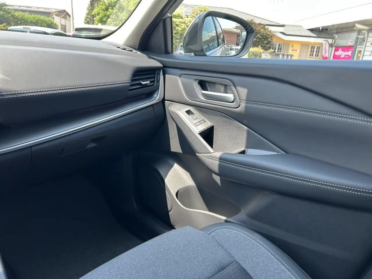 Nissan Qashqai MHEV 158 CV Xtronic N-Connecta KM0 2026, миниатюра 14