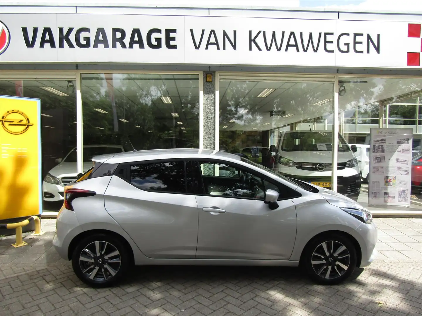 Nissan Micra CONNECTA NAVI BLUETOOH CAMERA L.M. VELG. Gris - 2