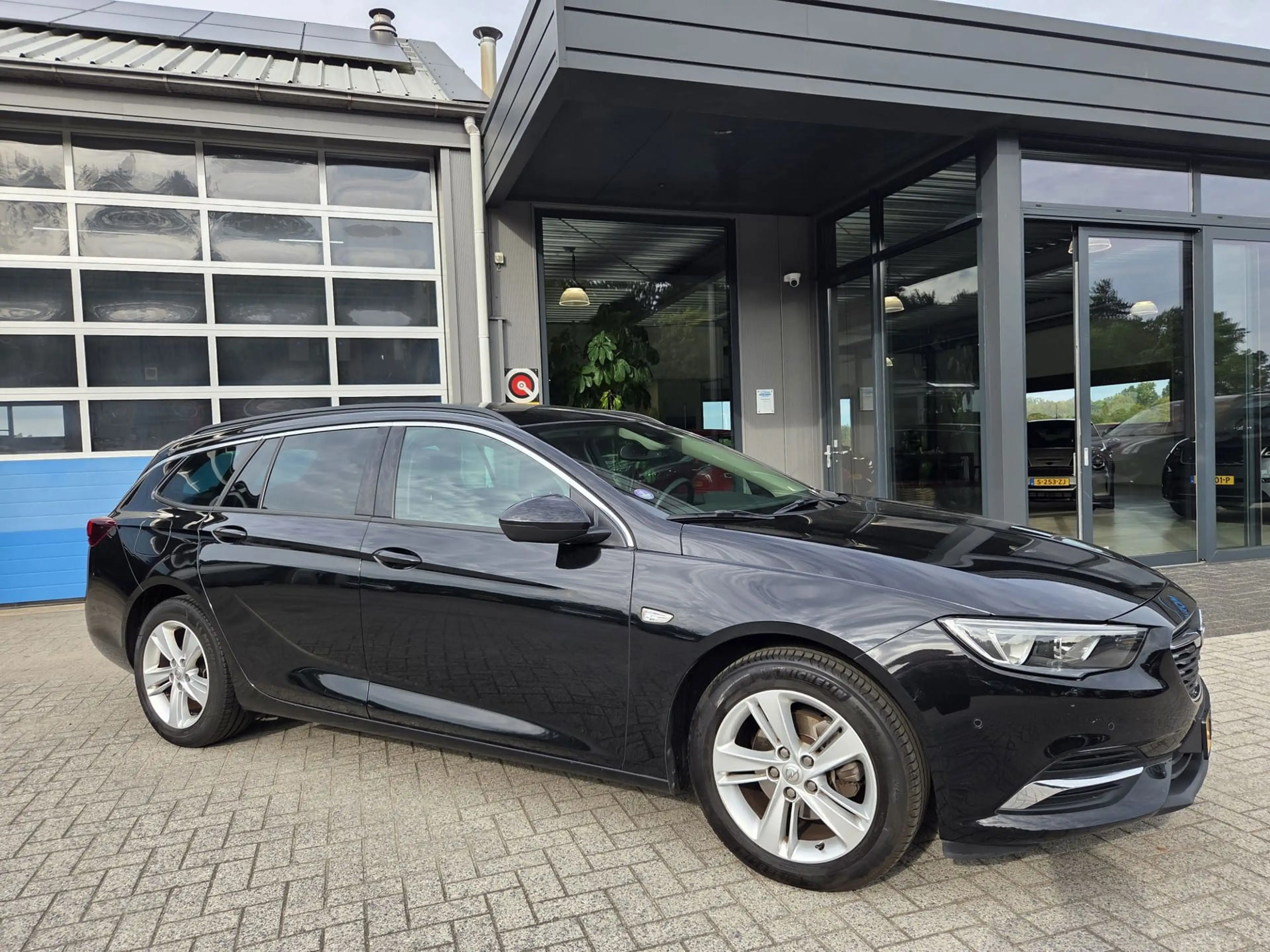 Opel Insignia Sports Tourer 1.5 Turbo EcoTec Online Edition * ca — photo 6