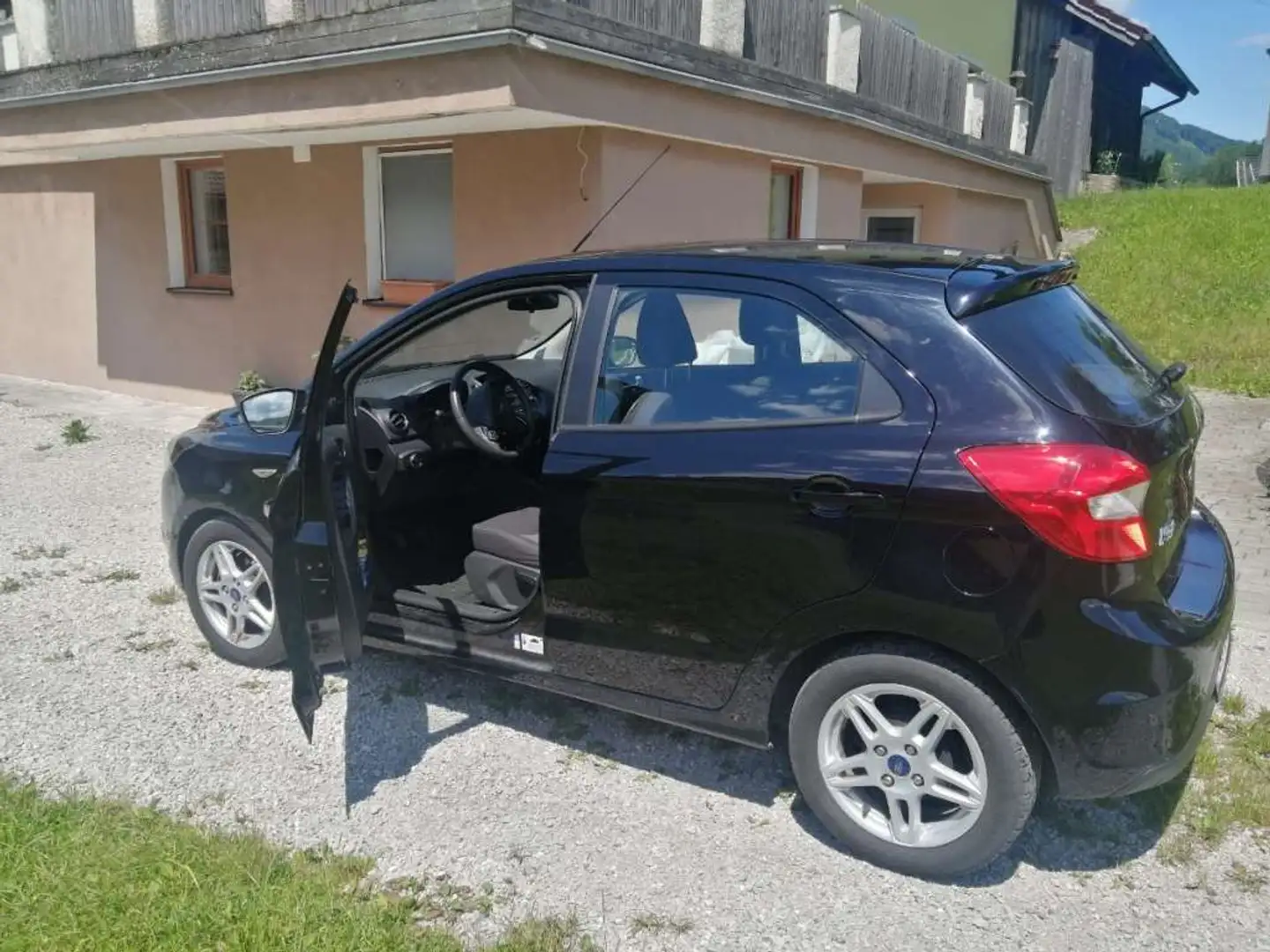 Ford Ka/Ka+ Ka 1,2 Ti-VCT Trend Trend Schwarz - 1