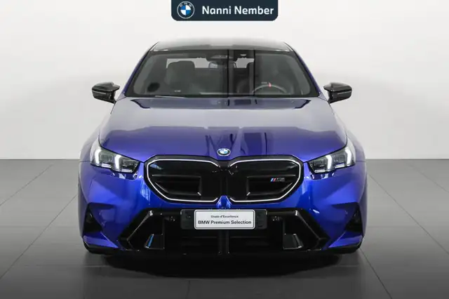BMW M5 view 2