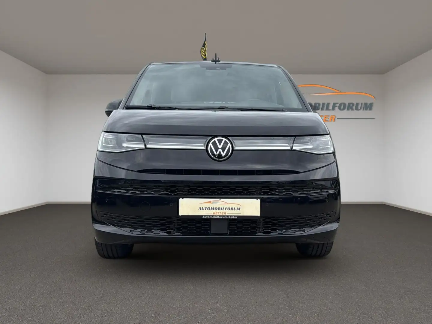 Volkswagen T7 Multivan Style lang AHK Leder Stand Noir - 2