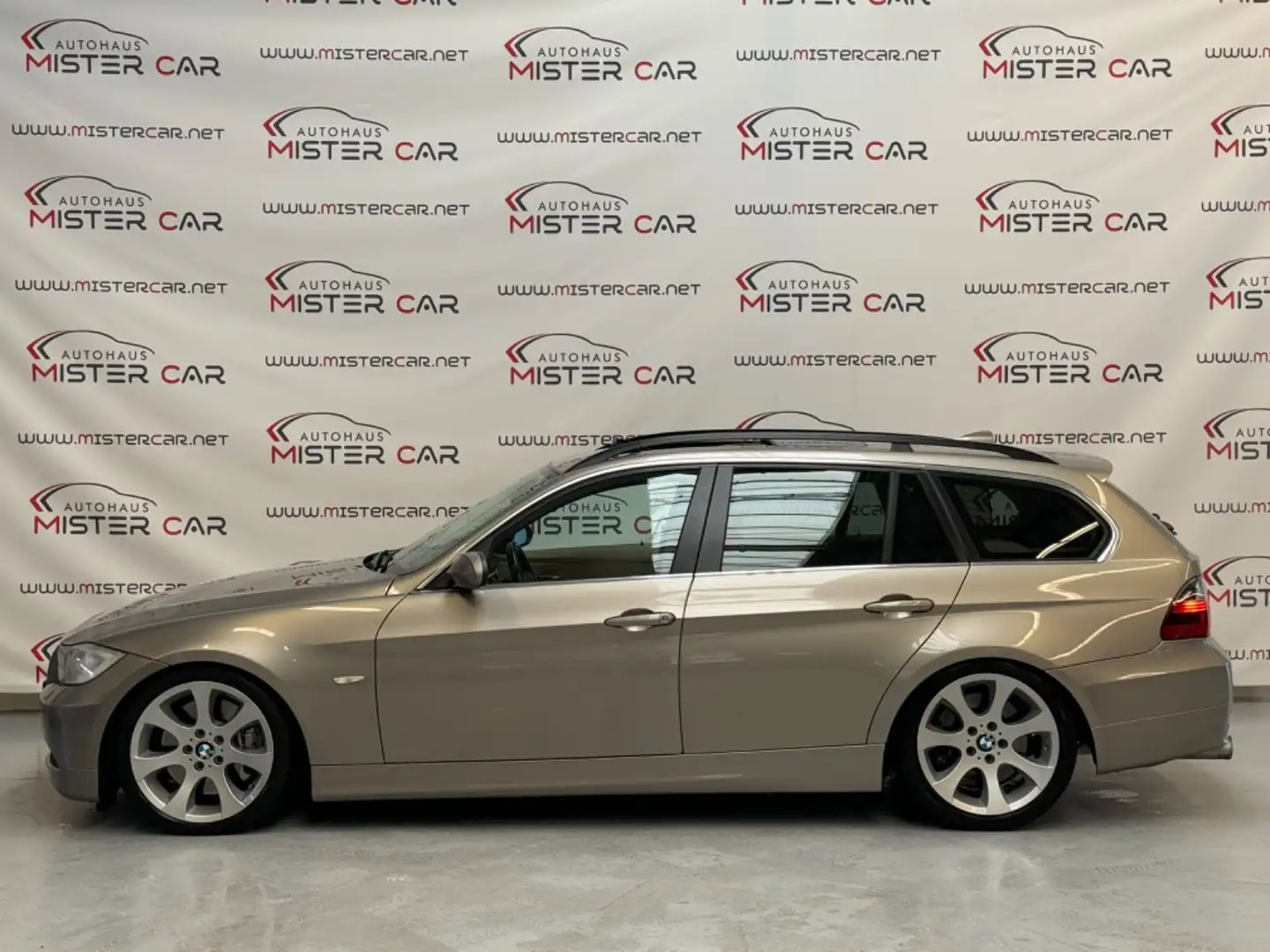 BMW 330 i Touring Aut ACC/PANO/Navi/Leder/Xeno/PDC/18 Grau - 2