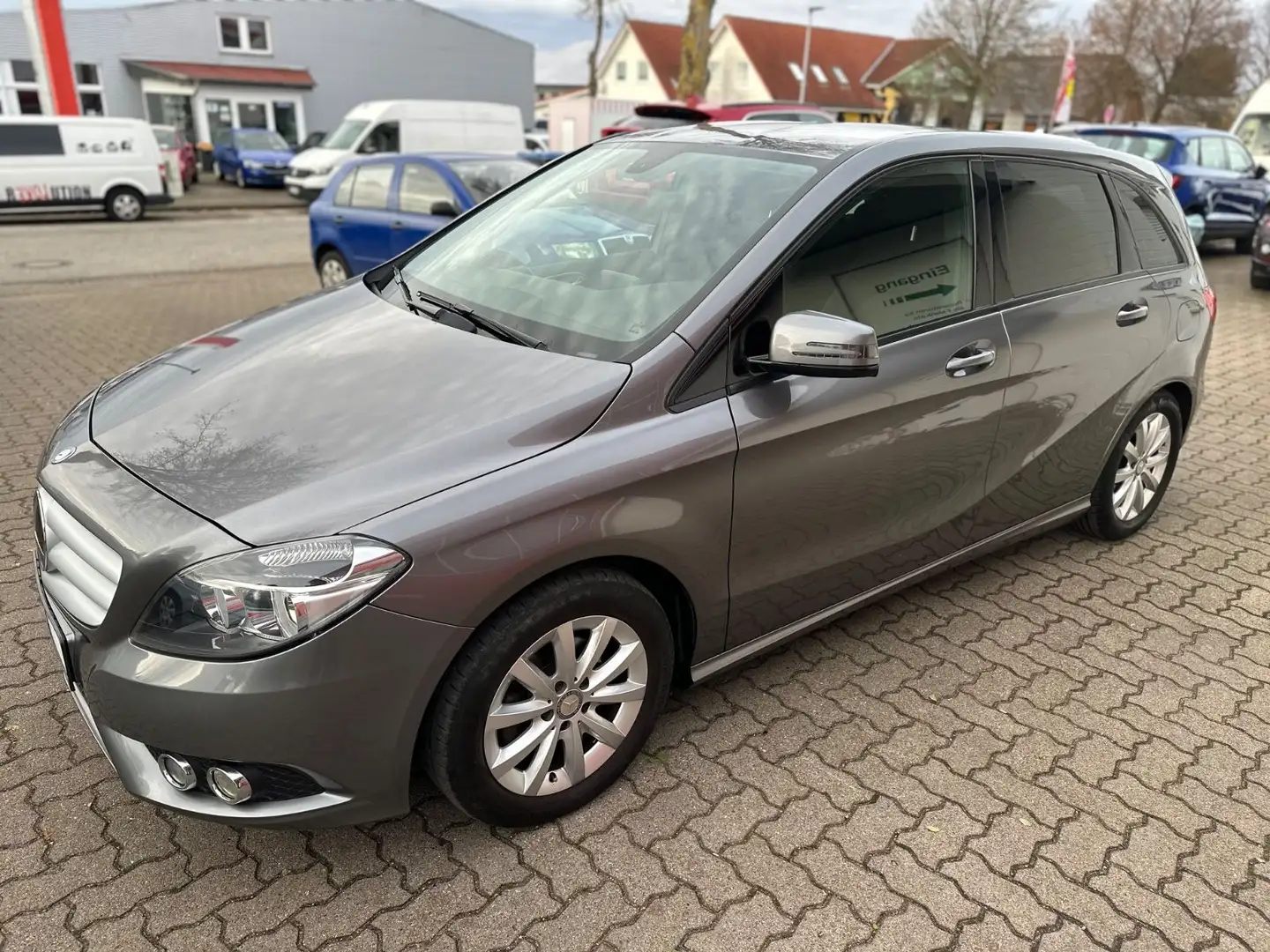 Mercedes-Benz B 180 /SHZ/TEMP/S+W/KLIMAAUT/PDC Grau - 2