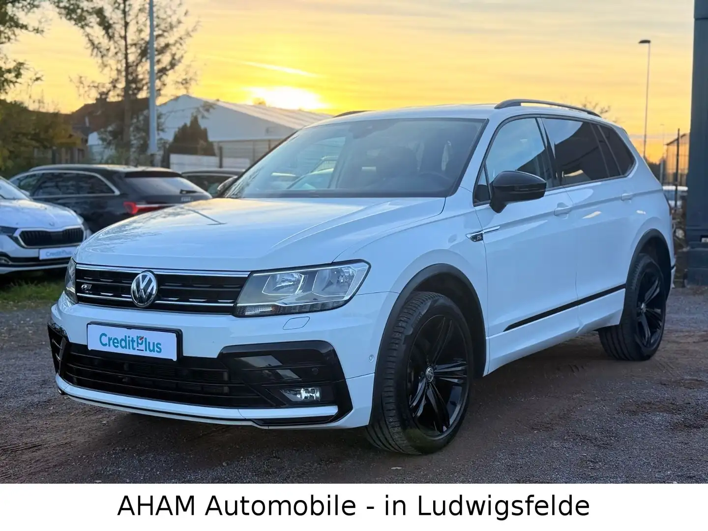 Volkswagen Tiguan Allspace 2.0  R-Line|7SITZER|AHK|KAM|LANE Weiß - 1