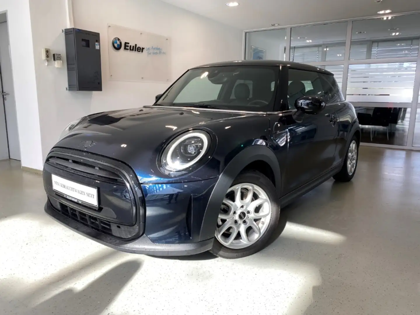 MINI Cooper A 3-Türer Leder LED Navi Tempomat PDC Sitzhzg Schwarz - 1