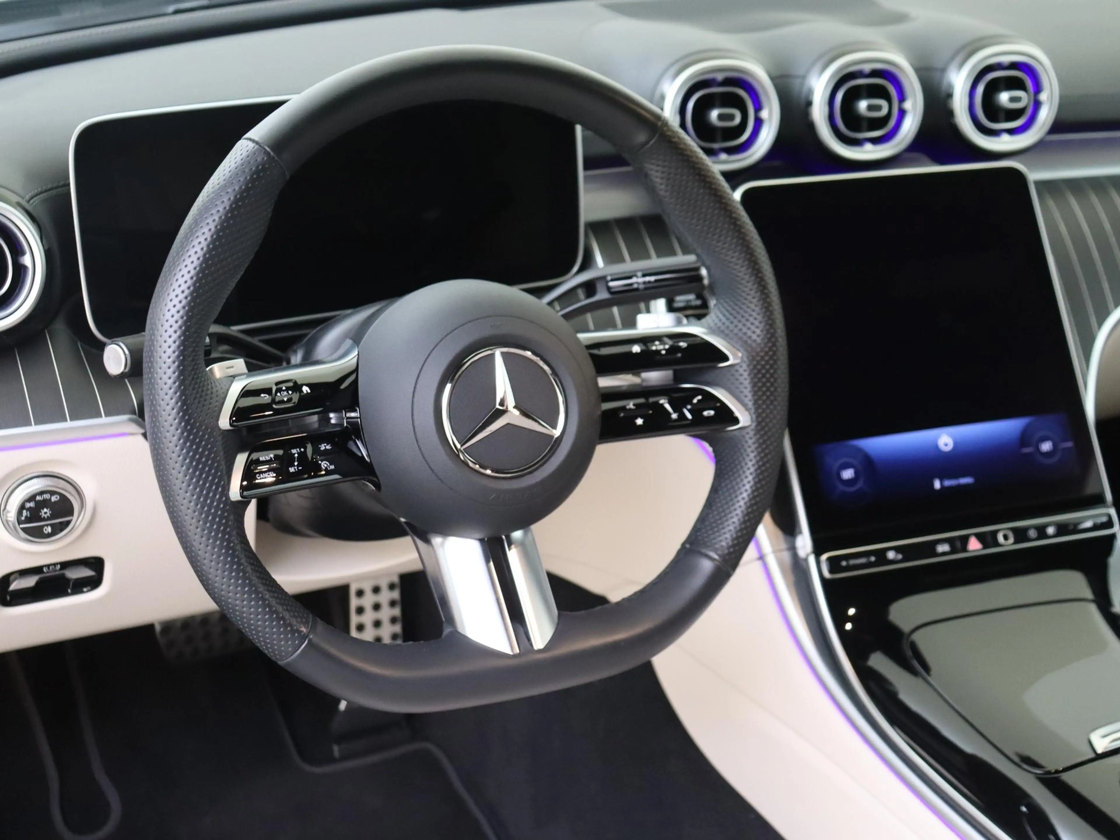 Mercedes-Benz CLE 180 Cabriolet AMG Line / Winterpakket / Memory-Stoelen — photo 10