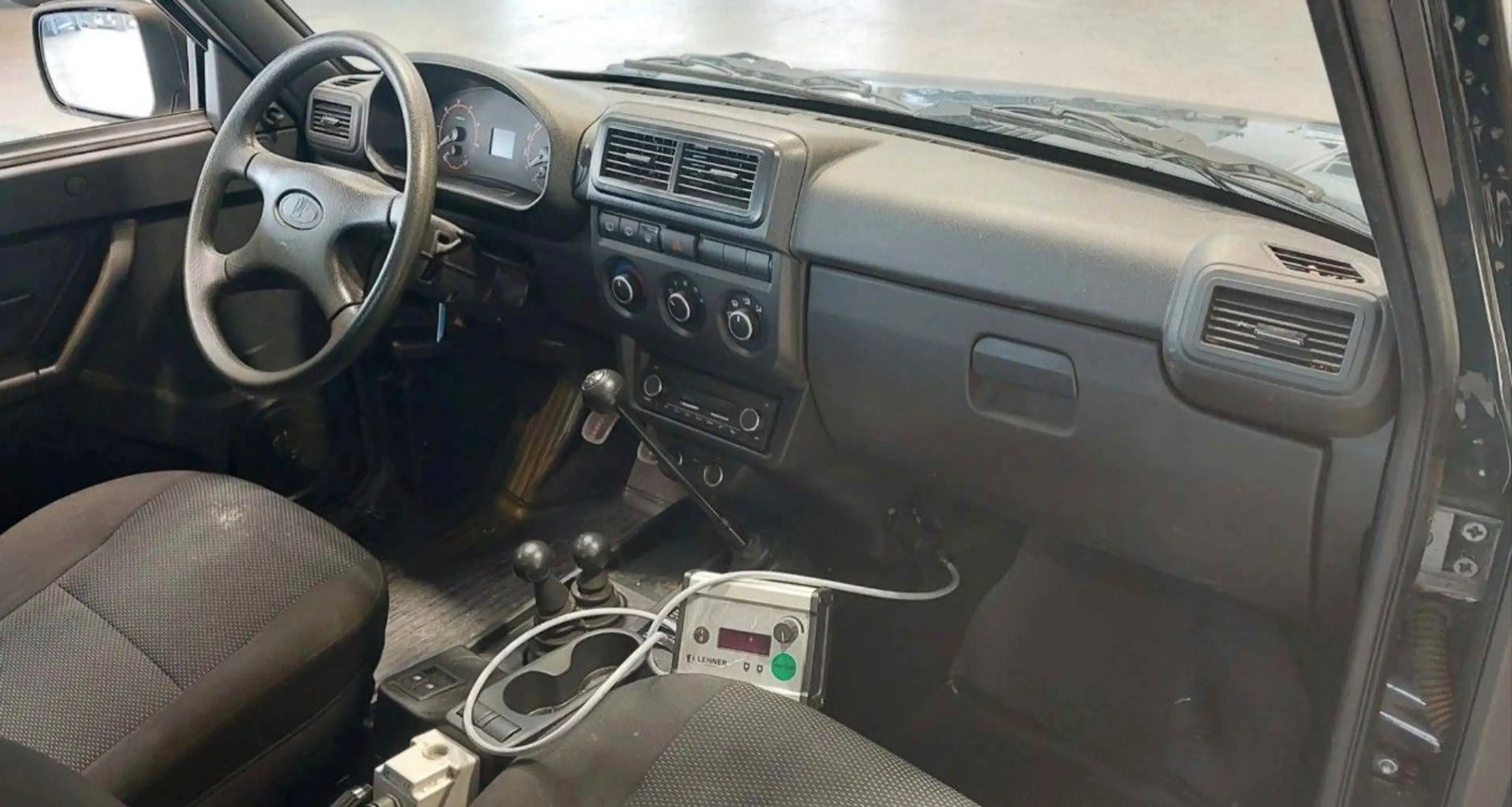 Lada Niva — photo 3