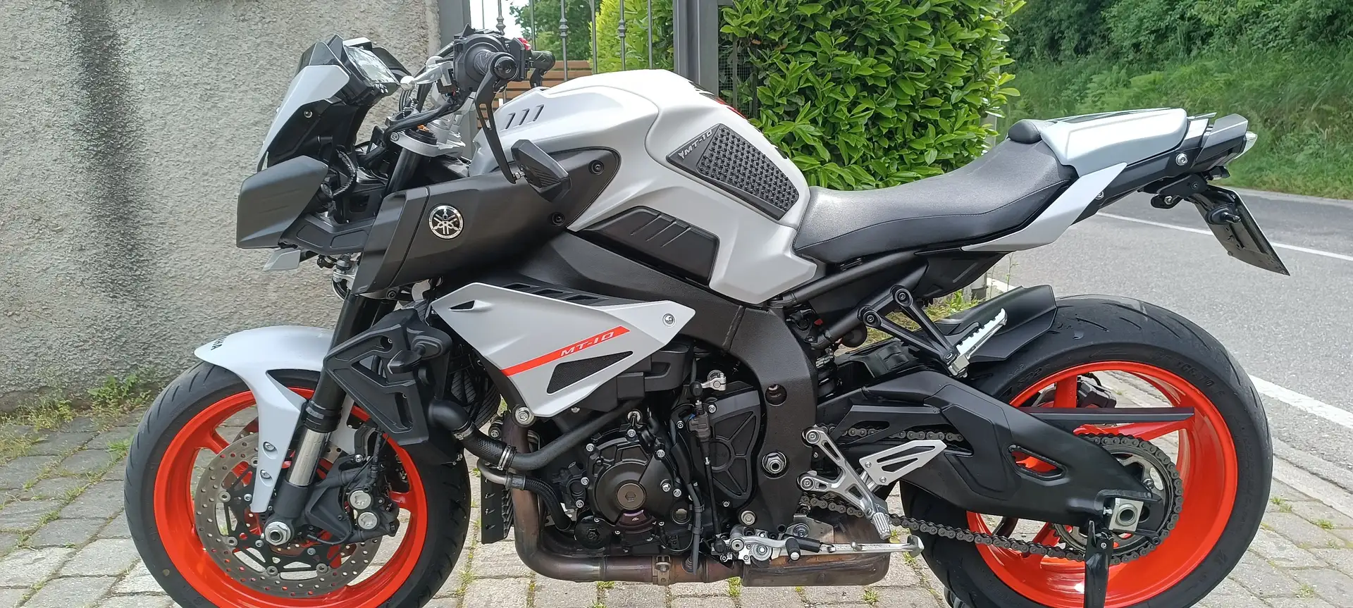Yamaha MT-10 Сірий - 1