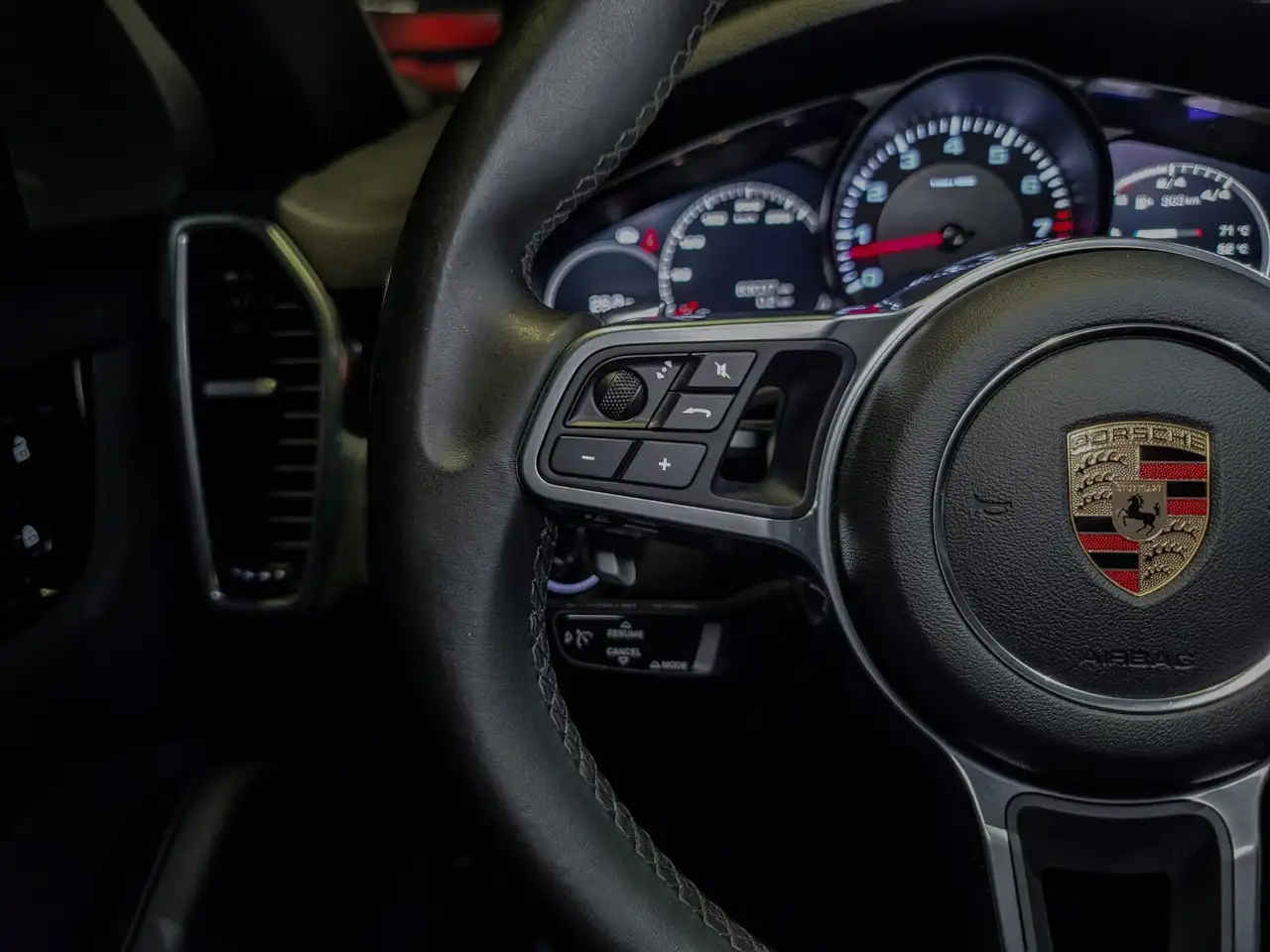 Porsche Cayenne photo Porsche Cayenne