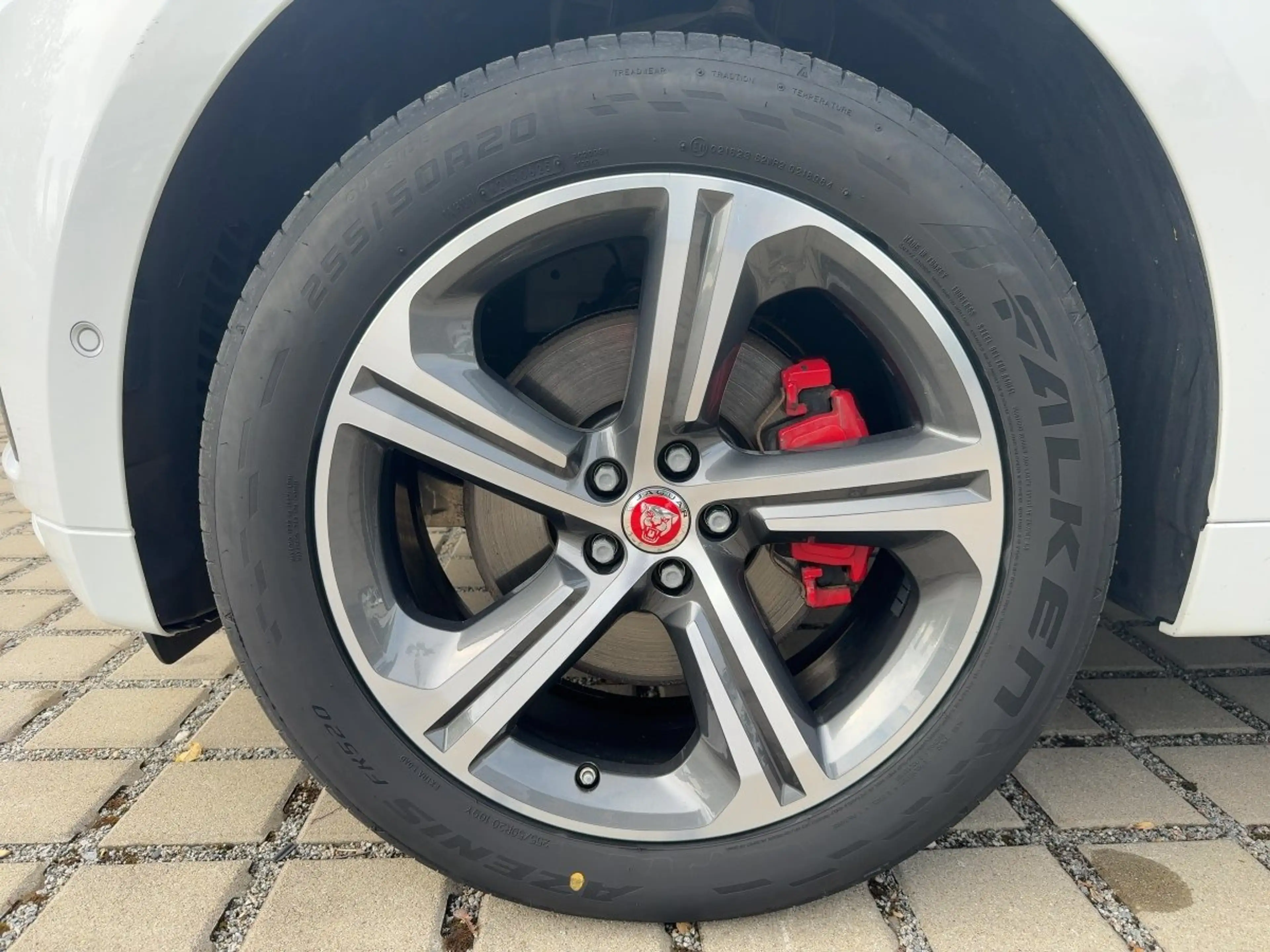 Jaguar F-Pace 30d S Schwenkbare AHK*SONDERAUSSTATTUNG — photo 13