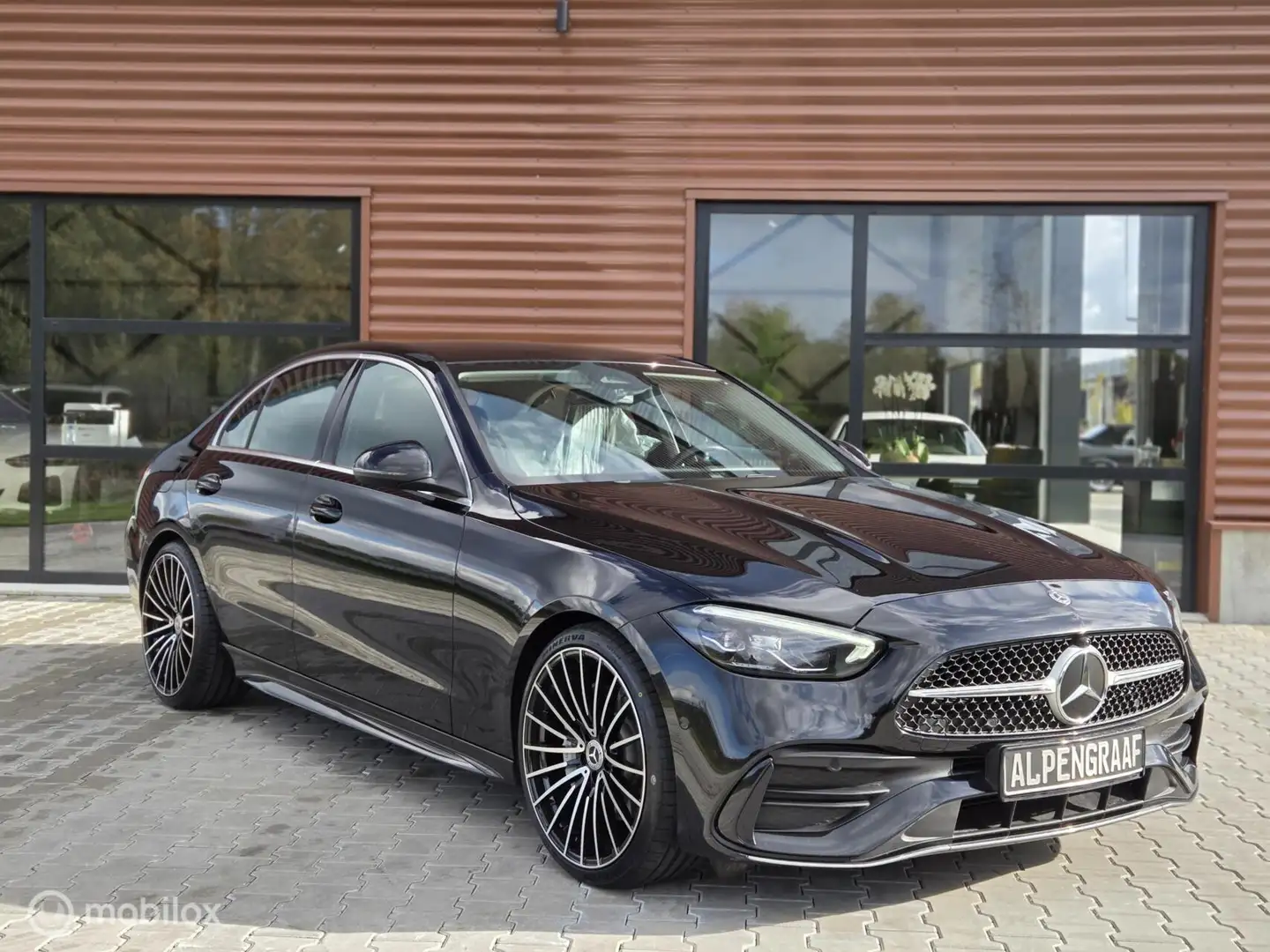 Mercedes-Benz C 200 AMG Line Burmester Sfeerverlichting Camera Led Nav Zwart - 2