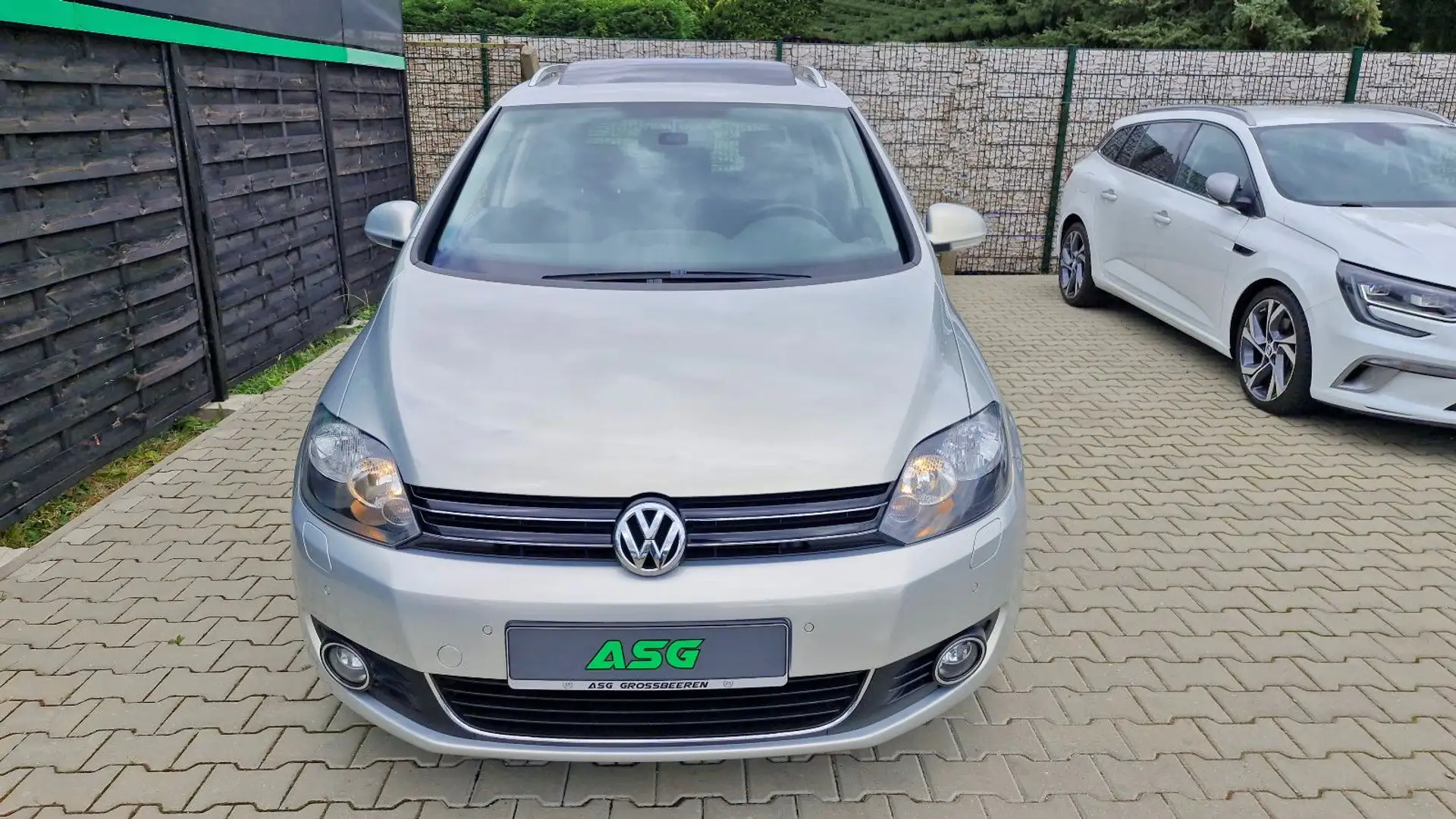 Volkswagen Golf Plus - Automatik / Schiebedach / PDC / AHK Silber - 2