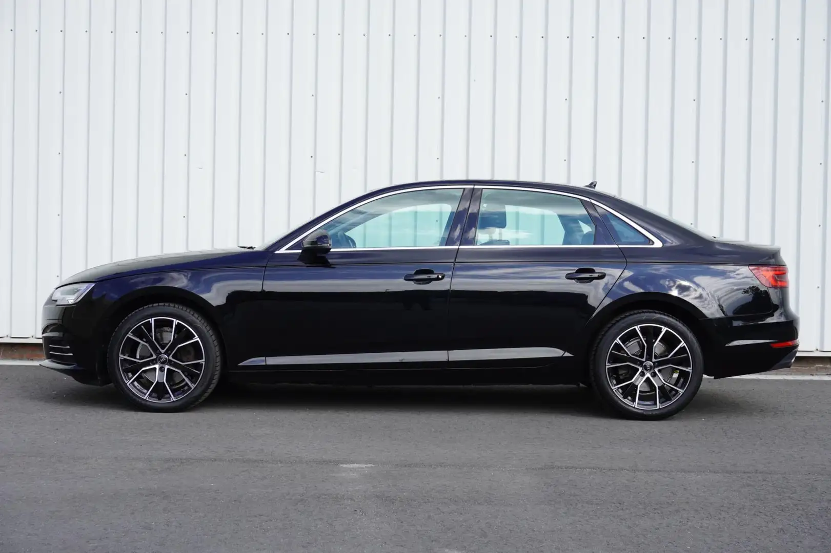 Audi A4 Limousine 1.4 TFSI Sport Edition 5deurs | Airco | Zwart - 2