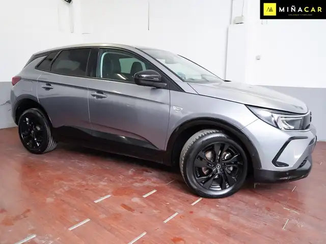 Opel Grandland view 2