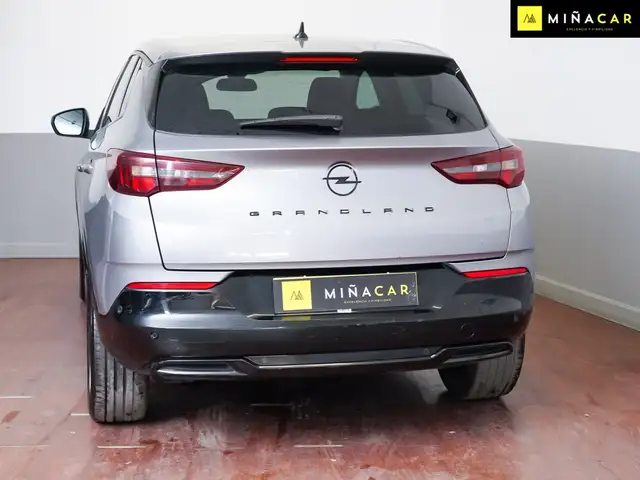 Opel Grandland view 3