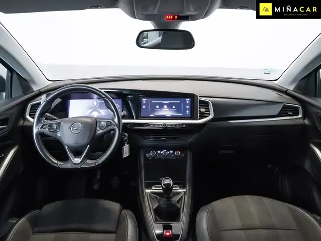 Opel Grandland view 5