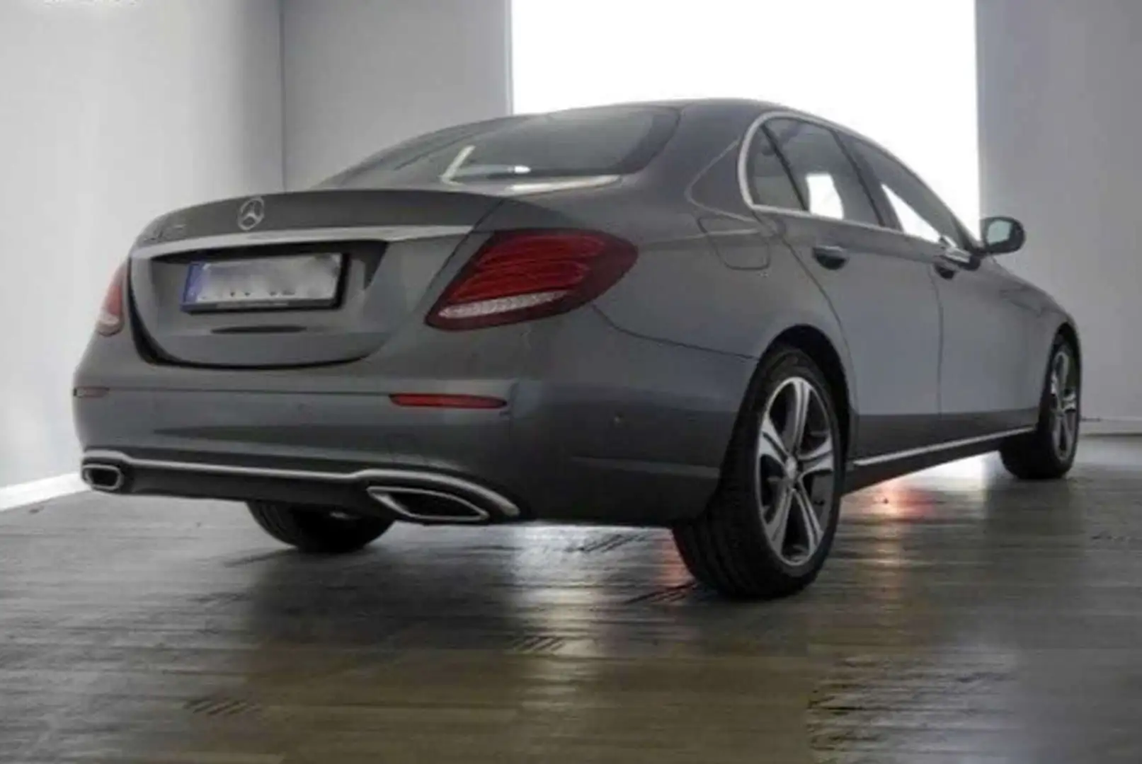Mercedes-Benz E 220 CDI AVANTGARDE Gris - 2