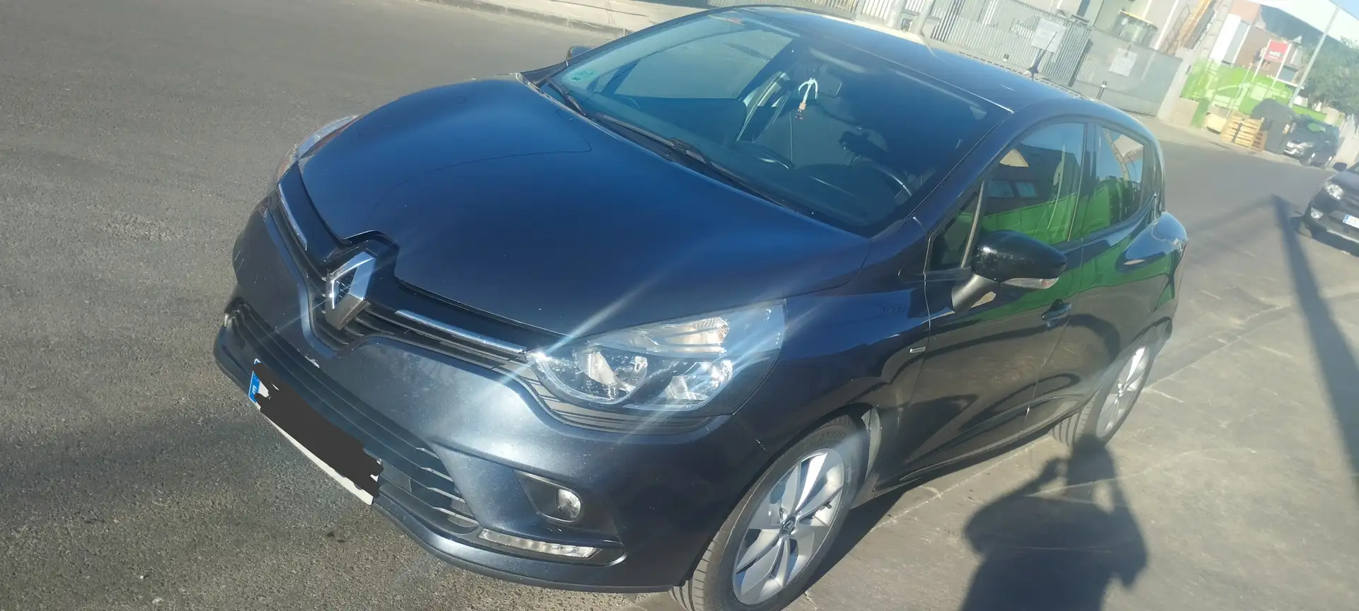 Renault Clio Clio ST 1.5dCi Ecoleader En. Limited 90 Limited Gris - 1