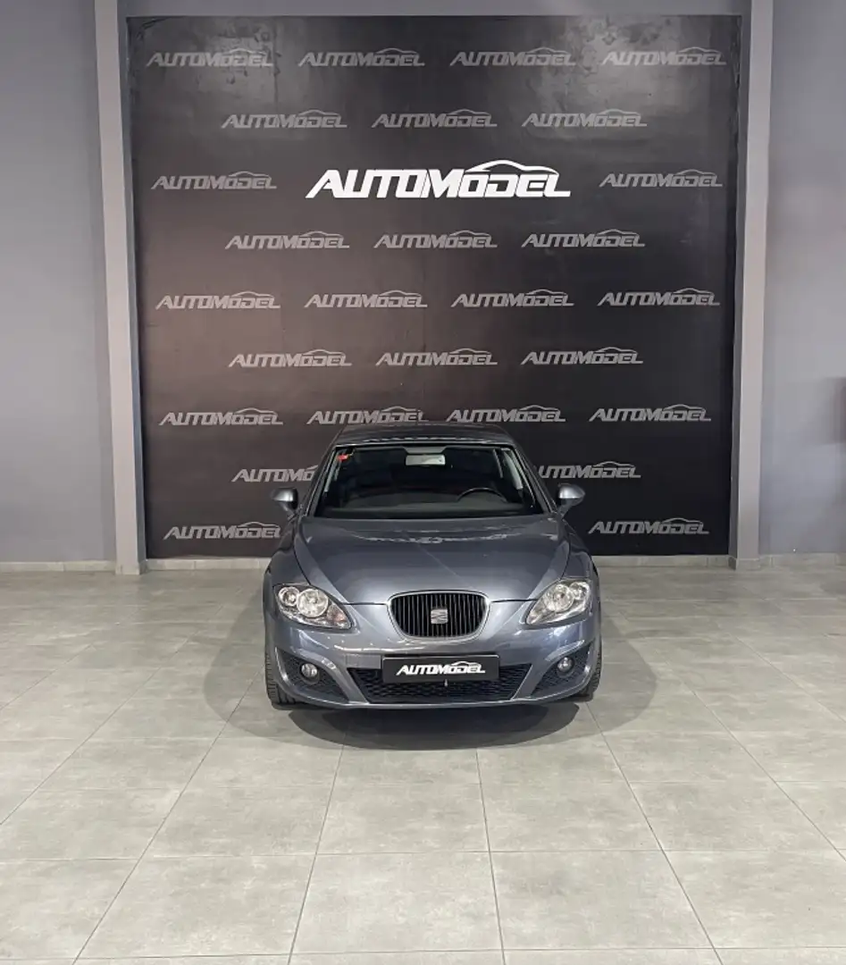 SEAT Leon 1.6TDI CR Style Copa Gris - 2