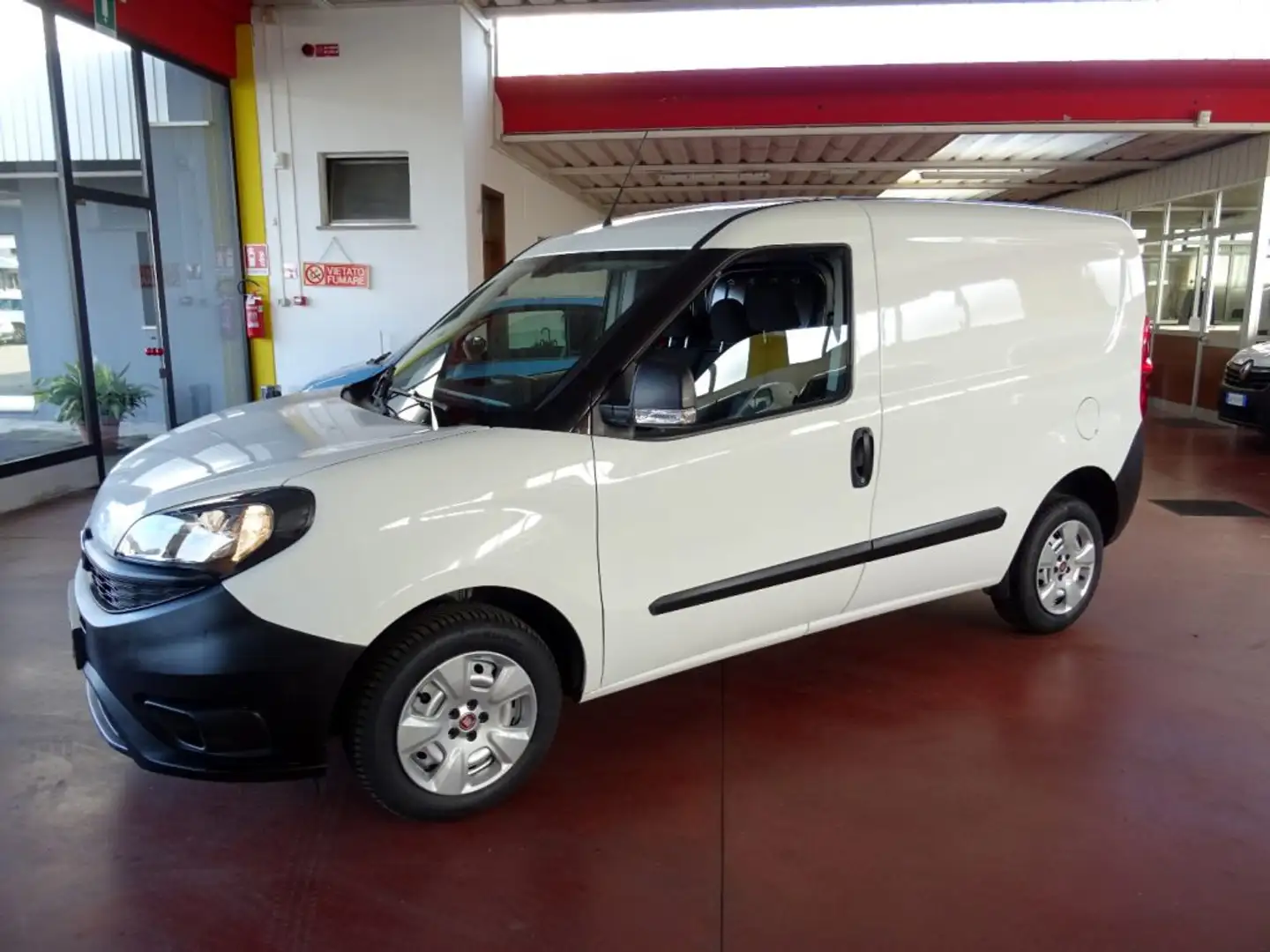 Fiat Doblo Doblò1.6 MJT105CV S&S PC-TN Cargo 3Posti Blanco - 2