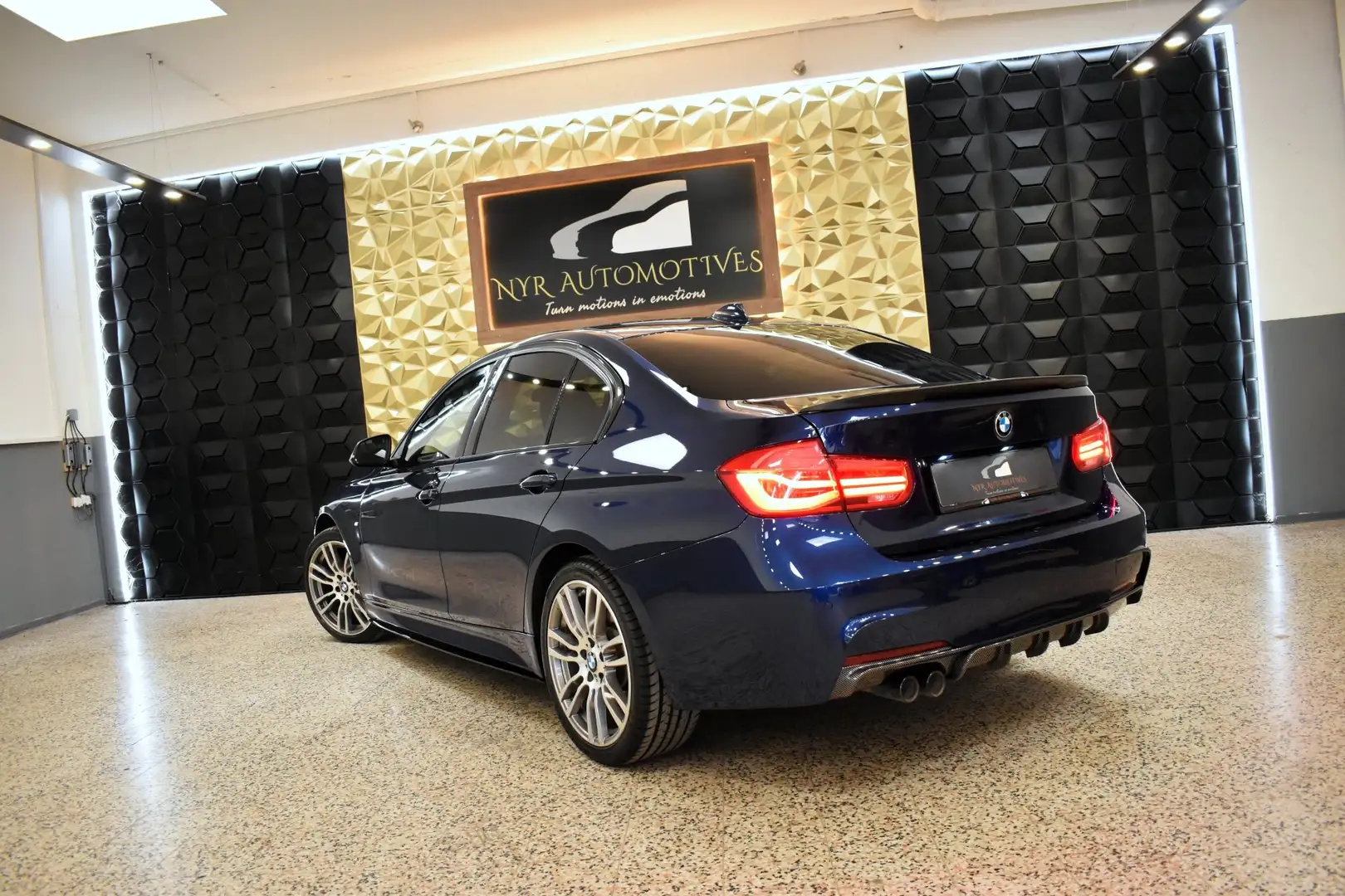 BMW 320 d xDrive LCI, M-PERFORMANCE, LED, NAVI, KEYLESS GO Blau - 2