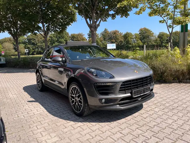 Porsche Macan view 5