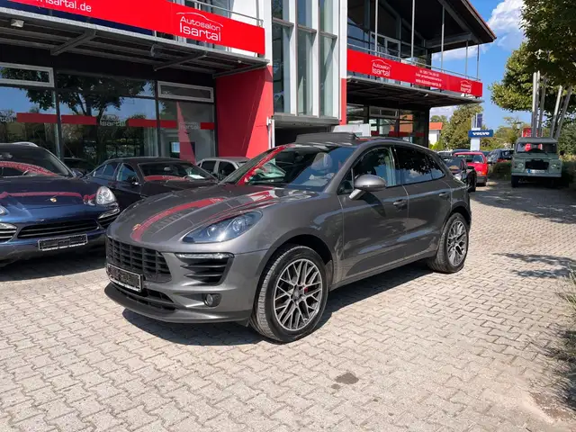 Porsche Macan view 2