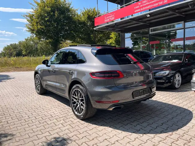 Porsche Macan view 9