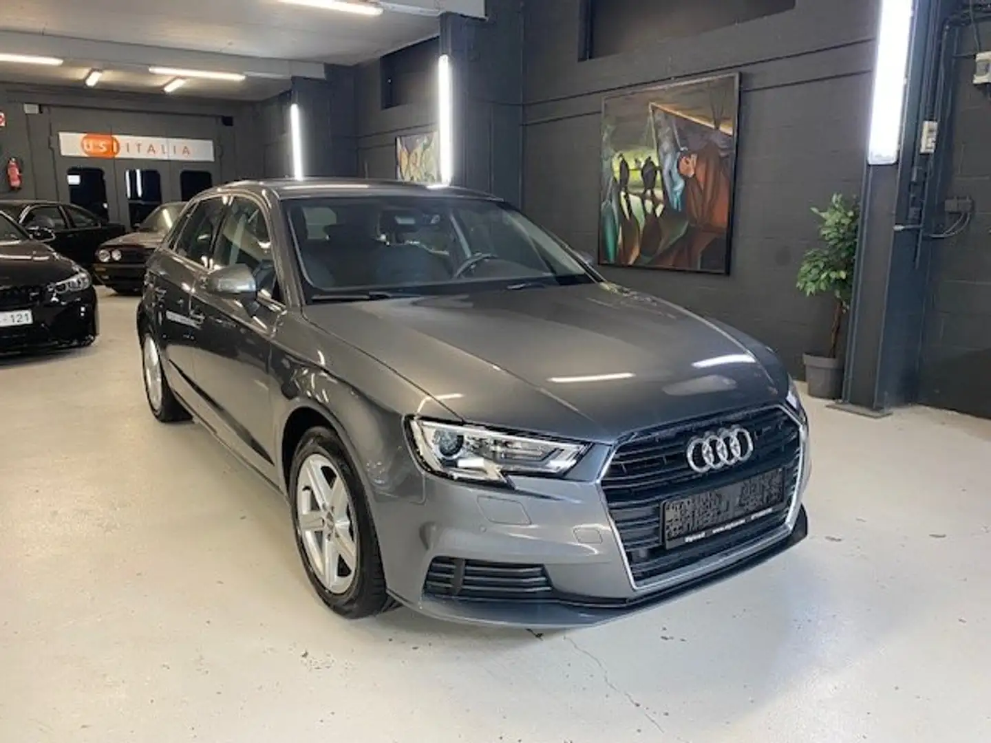 Audi A3 A3 30 TDi *VERSION ATTRACTION* 12 MOIS DE GARANTIE Grijs - 1