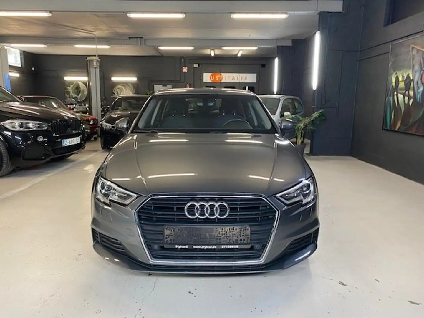 Audi A3 A3 30 TDi *VERSION ATTRACTION* 12 MOIS DE GARANTIE Grijs - 2