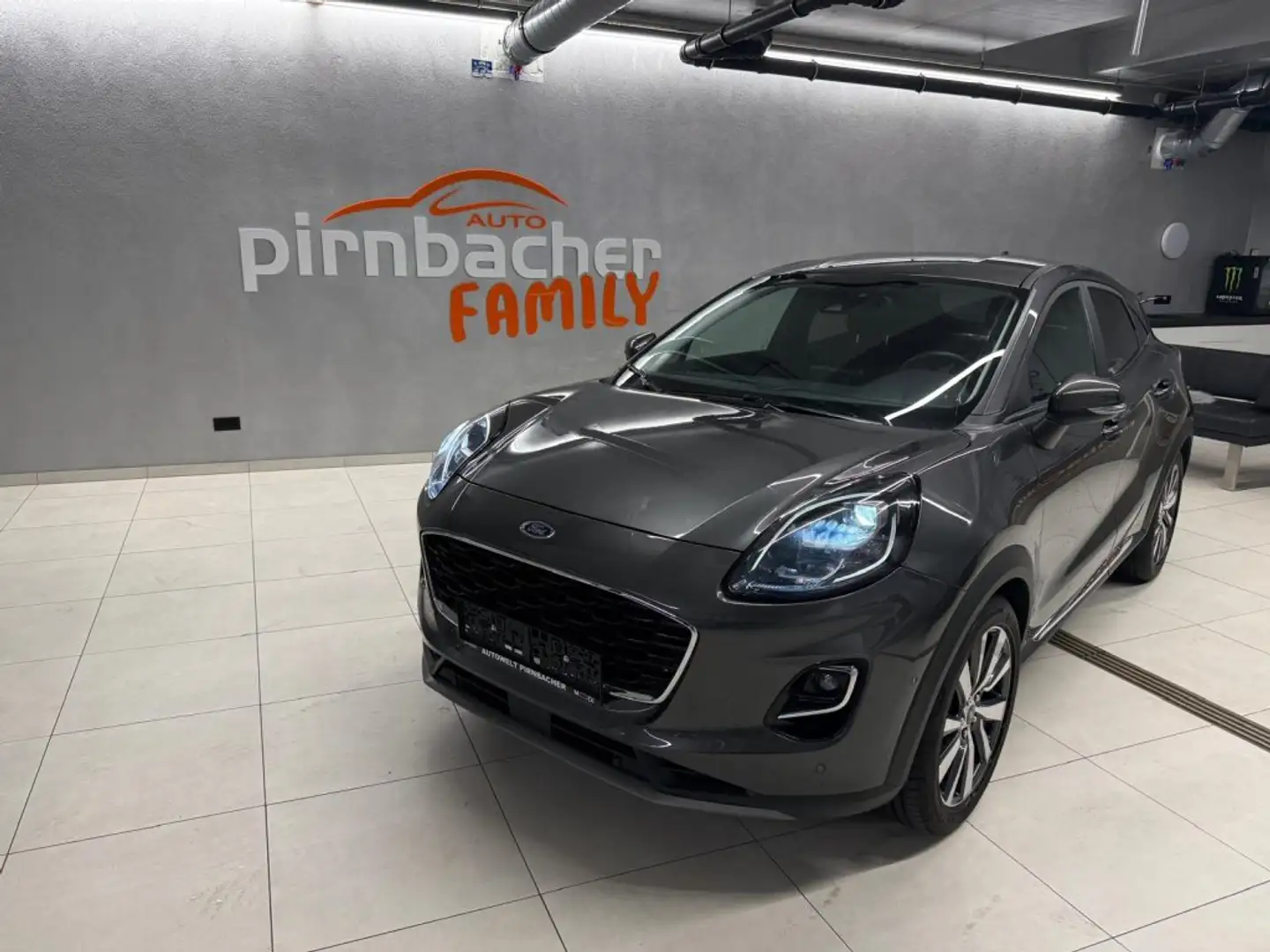 Ford Puma Titanium X Grau - 1