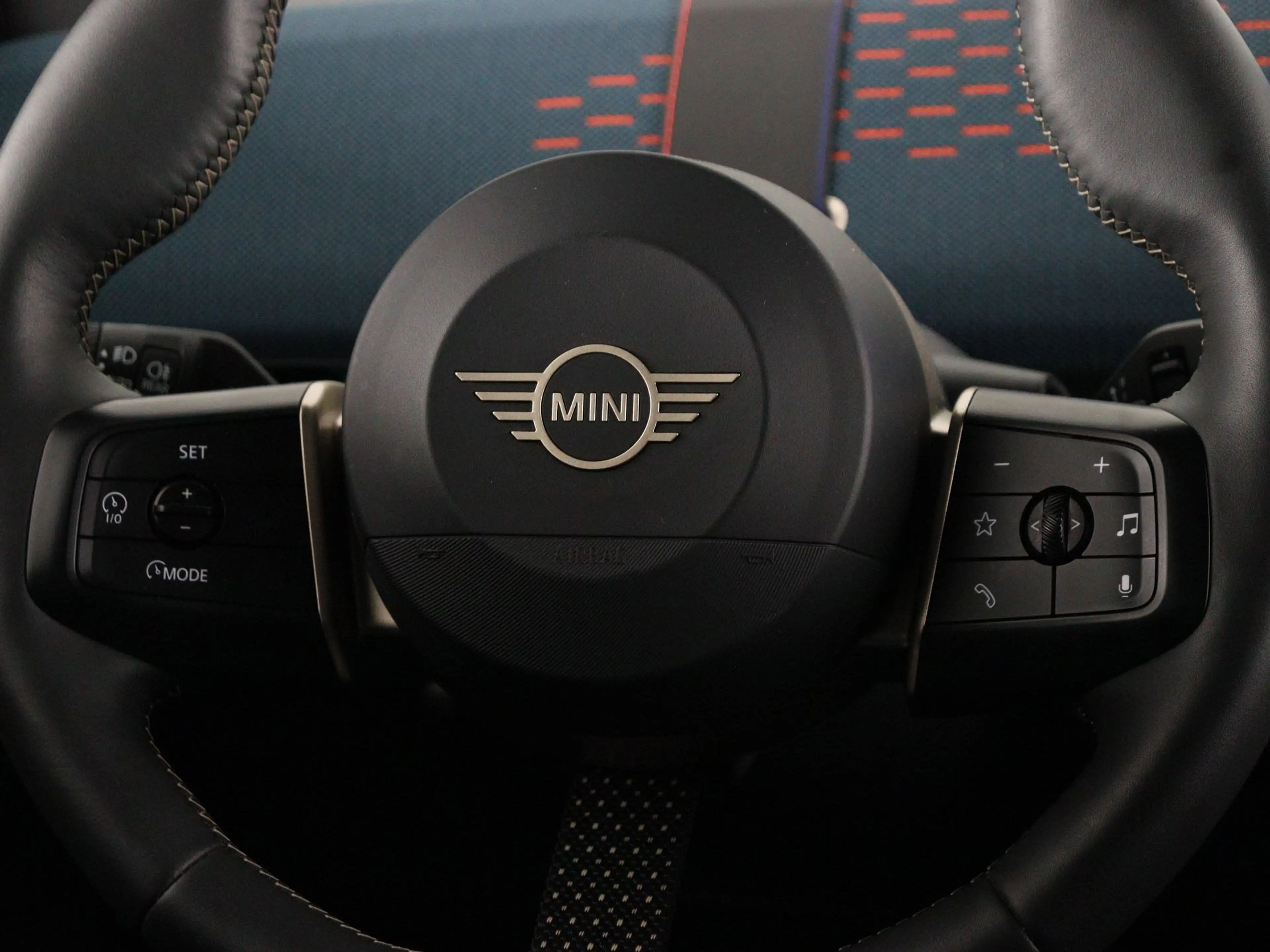 MINI Aceman SE Favoured Pakket M — photo 3