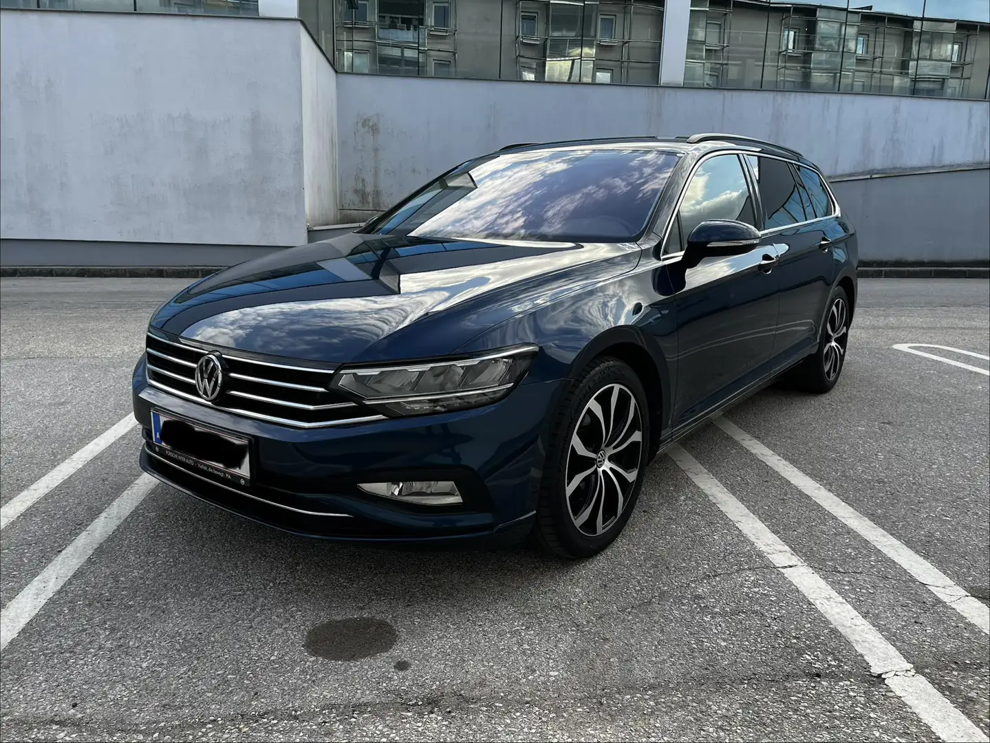 Volkswagen Passat Variant Business 2,0 SCR TDI DSG/ MY 2020 Blau - 1