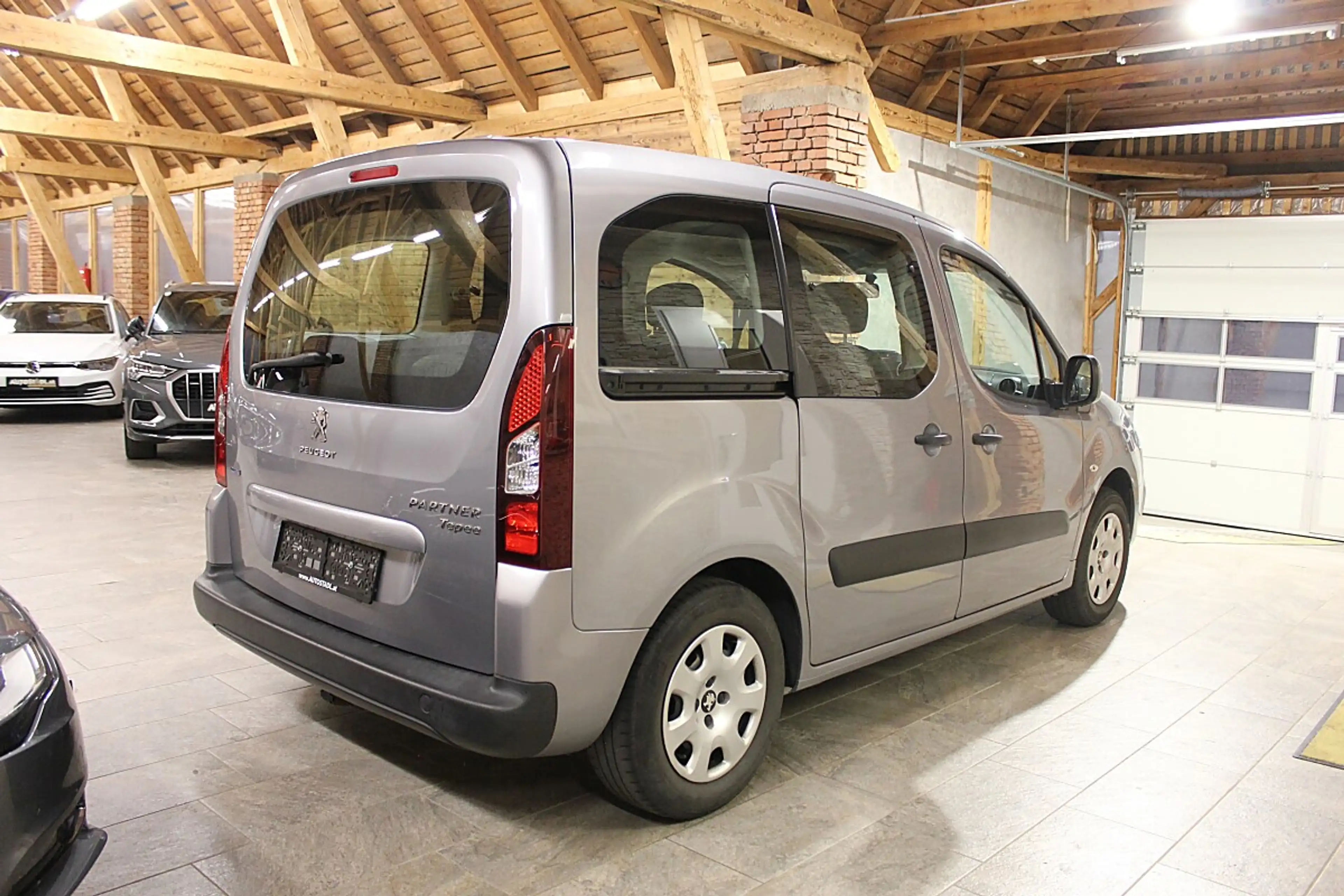Peugeot Partner Tepee 1.6 BlueHDi 100 FAP Active — photo 6