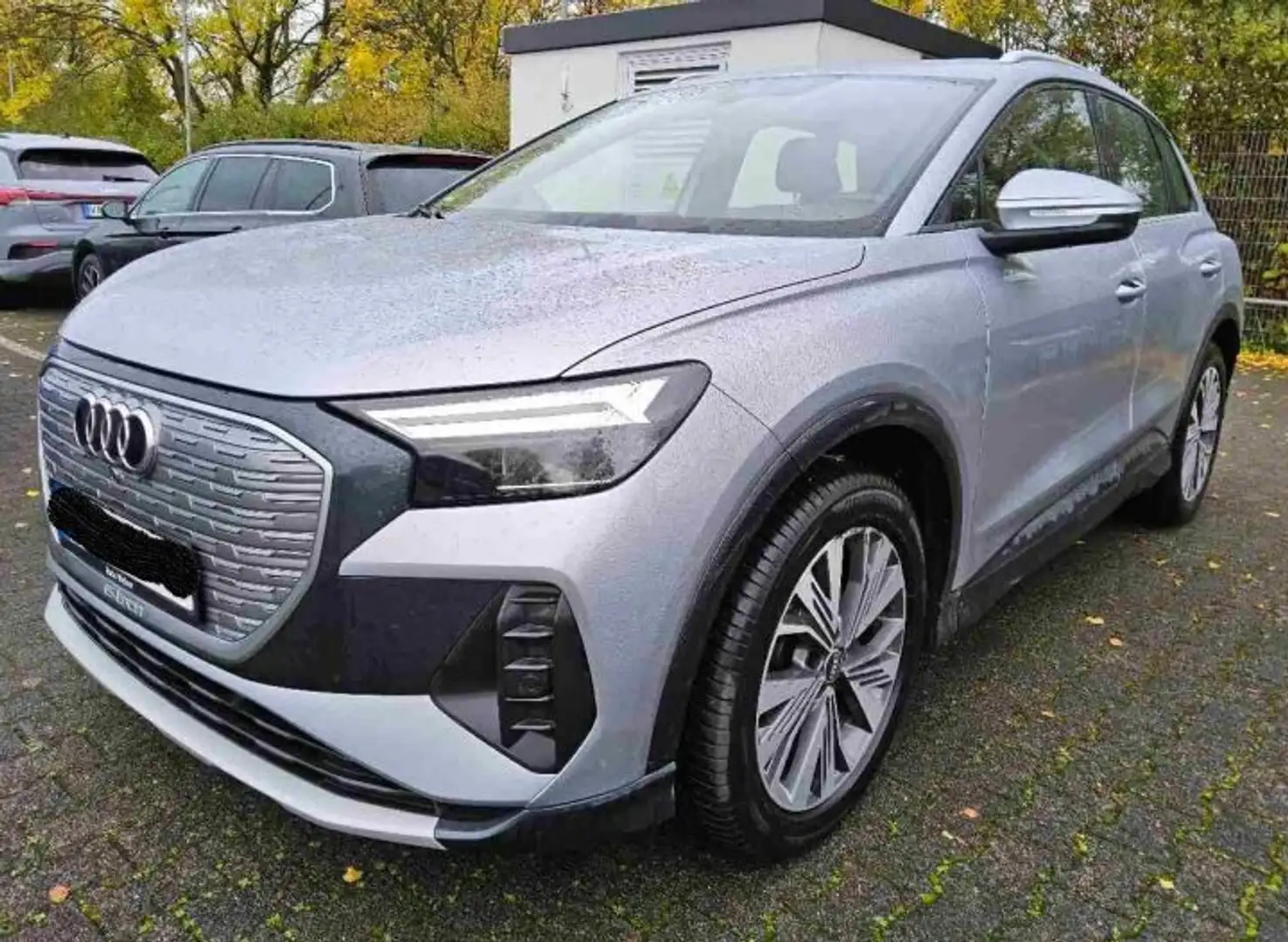 Audi Q4 e-tron 35 PANO NAV+ APS+ LEDER SITZHZ VC Silber - 1