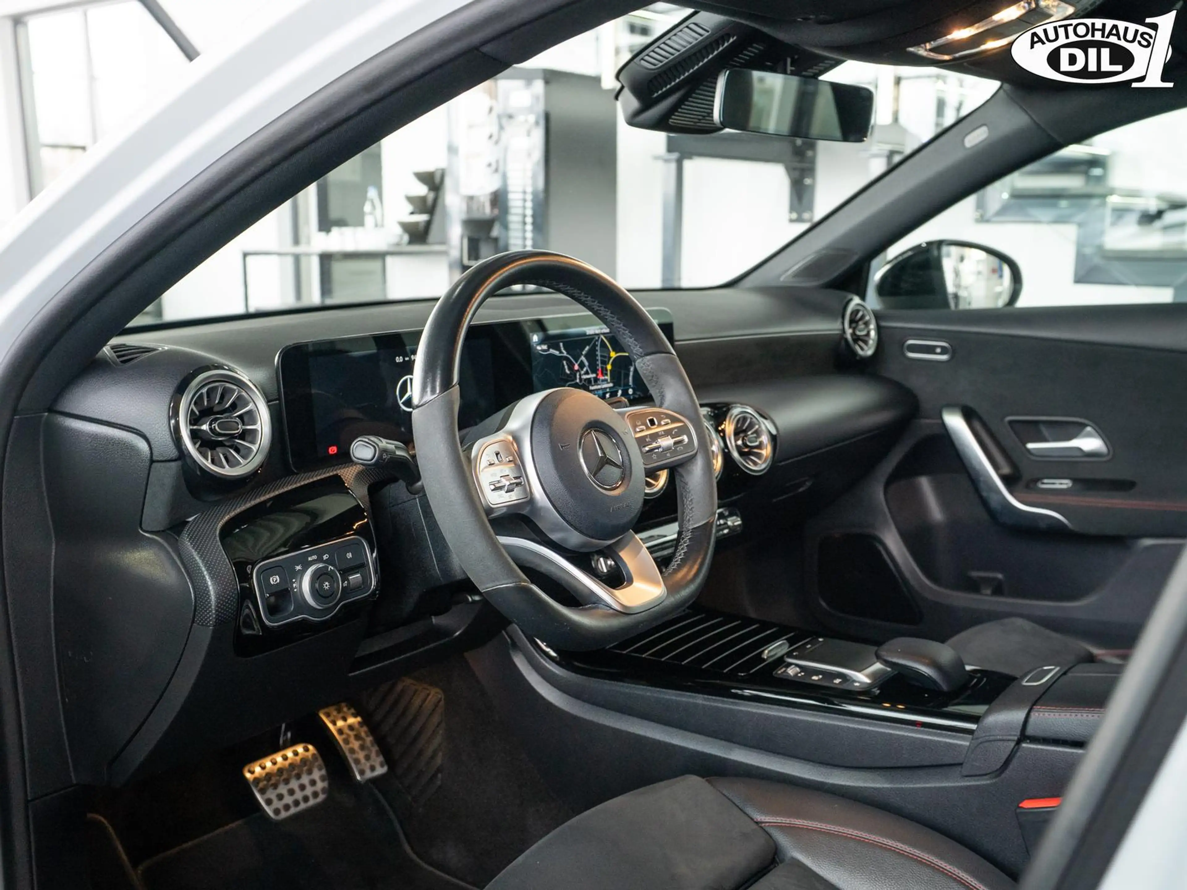 Mercedes-Benz A 200 7G-DCT Limo. *AMG*NIGHT*R-KAMERA*AMBIENTE* — photo 13