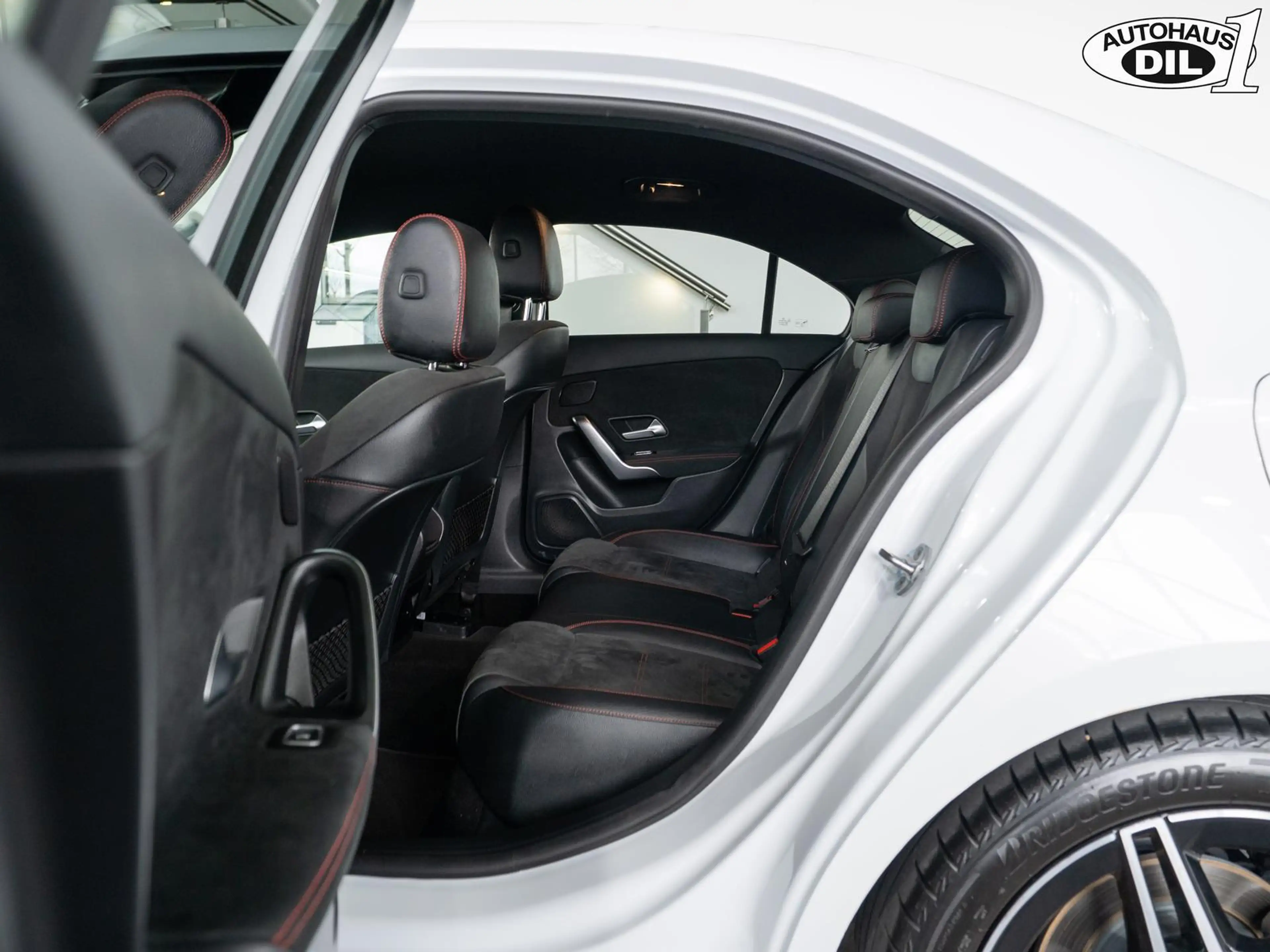 Mercedes-Benz A 200 7G-DCT Limo. *AMG*NIGHT*R-KAMERA*AMBIENTE* — photo 10