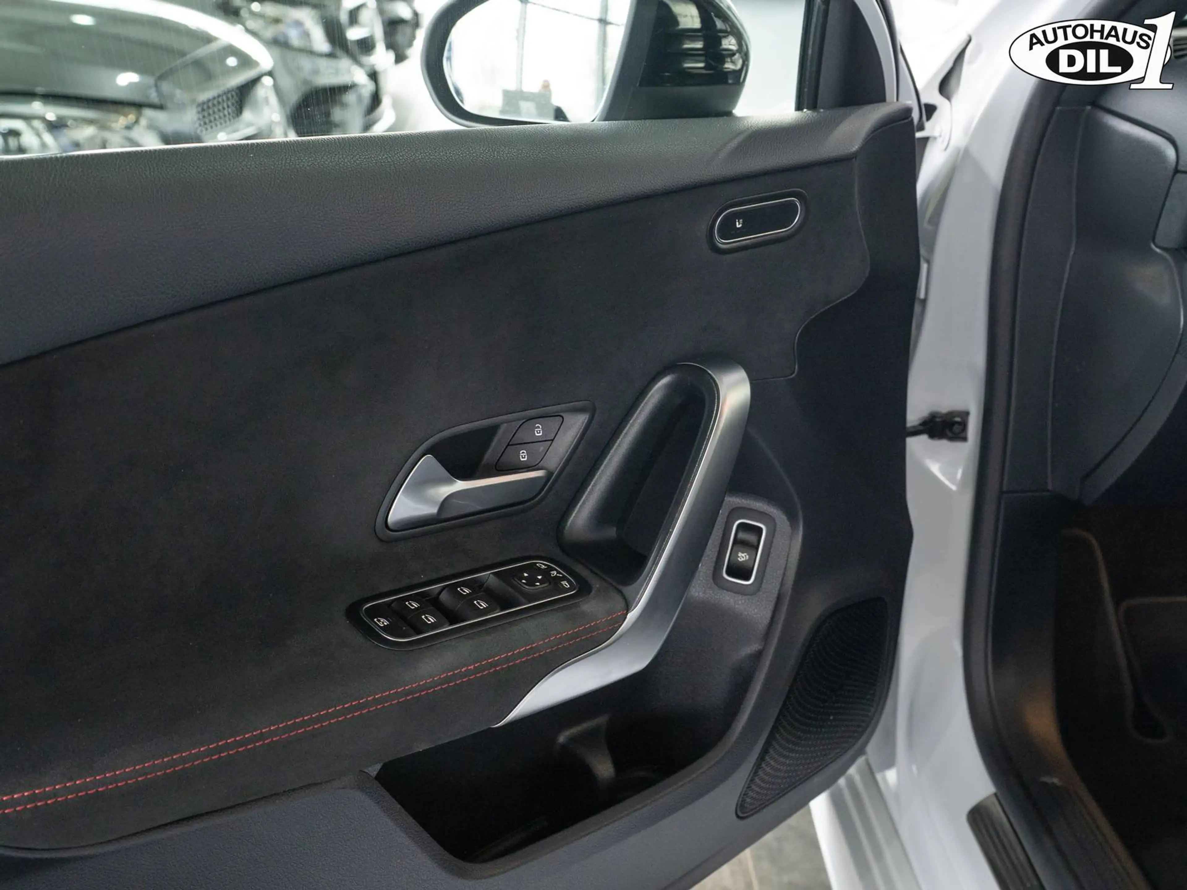 Mercedes-Benz A 200 7G-DCT Limo. *AMG*NIGHT*R-KAMERA*AMBIENTE* — photo 11