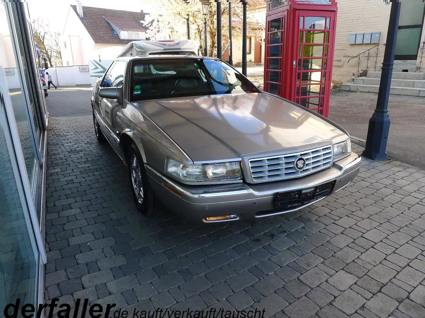Cadillac Eldorado Coupe mit Gasanlage Srebrny - 1