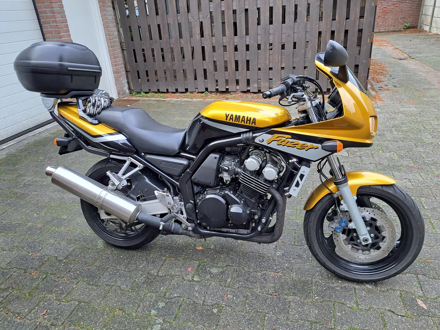 Yamaha FZS 600 Goud - 1