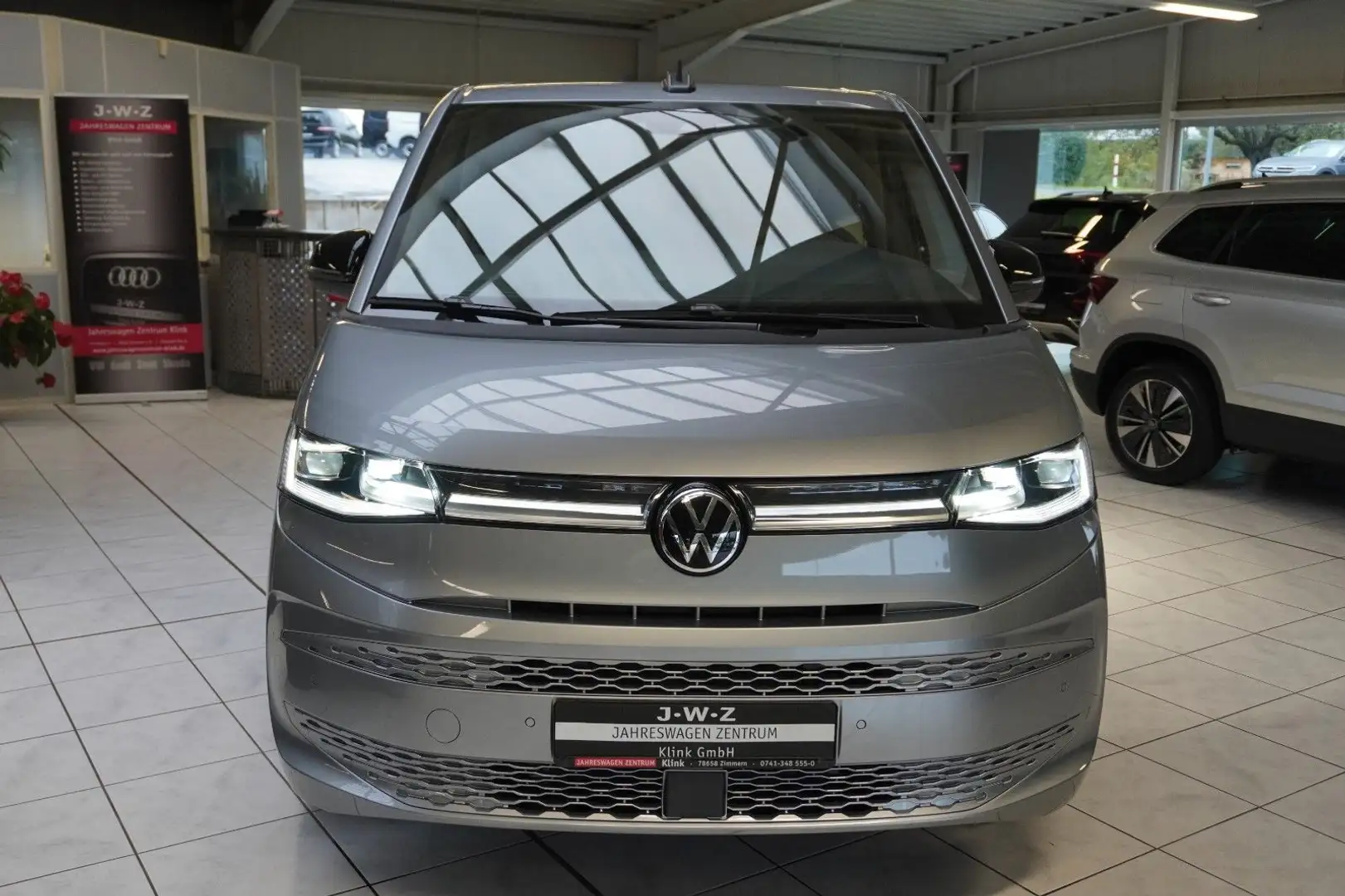 Volkswagen T7 Multivan Style 2.0 tdi DSG*AHK*PANO*MATRIX*KÜ Silber - 2
