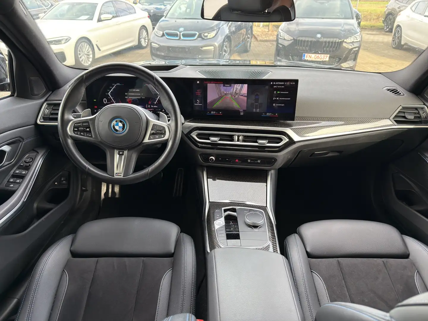 BMW 330 e xDrive Touring M Sport ACC AdLED DrivingAss Schwarz - 2