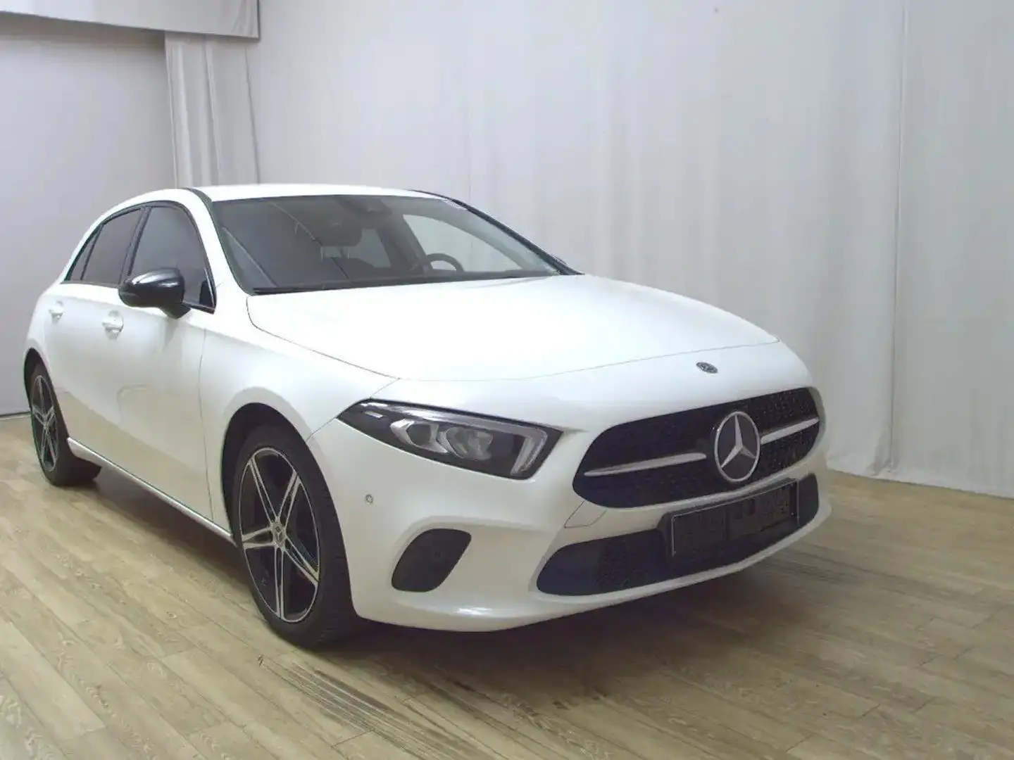 Mercedes-Benz A 200 d PROGRESSIVE NIGHT/LED/NAVI/MBUX/ASSIST/TOUCH/ACC Blanc - 2