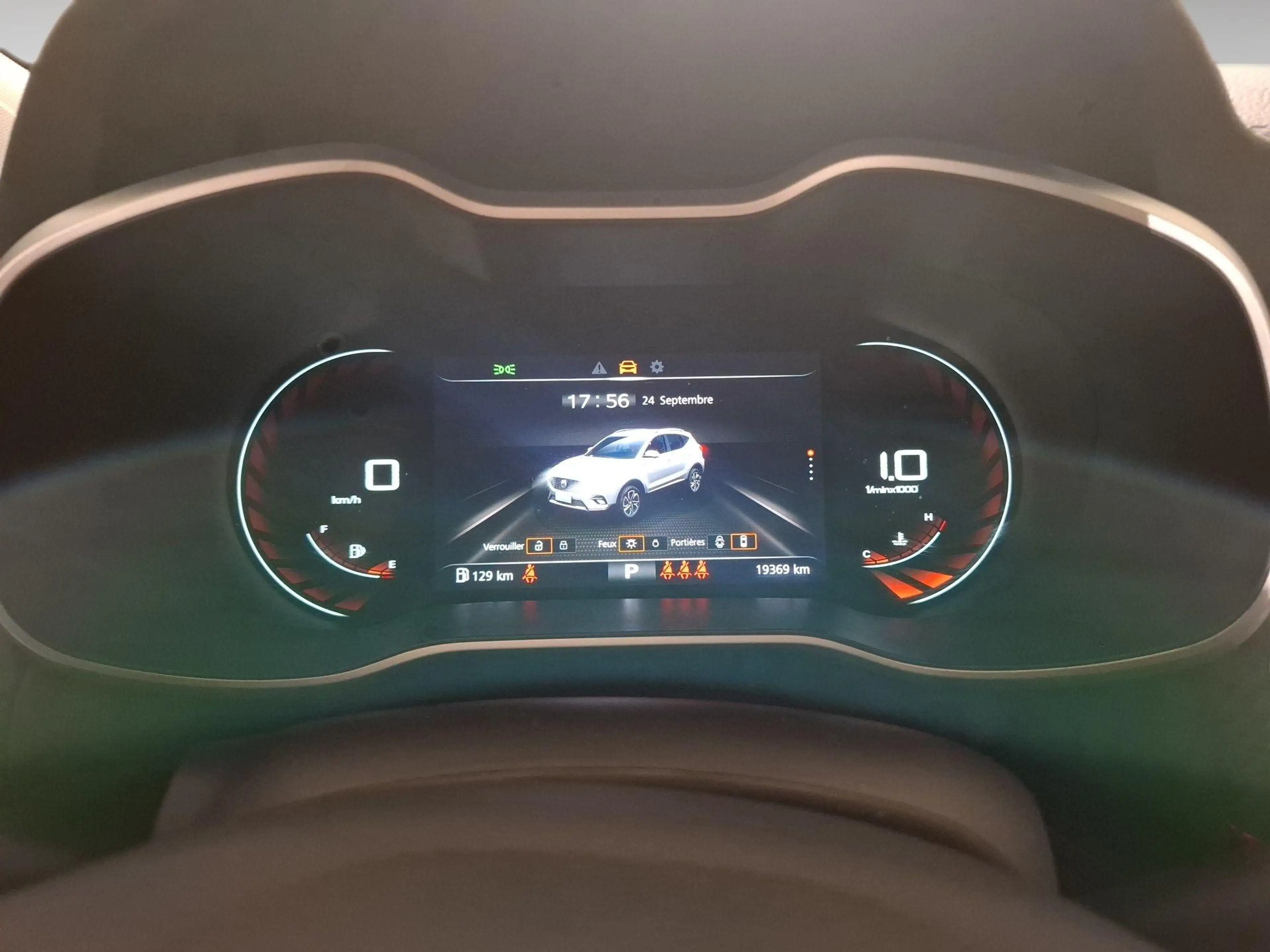 MG ZS 1.0 T-GDi AT LUXURY — photo 3