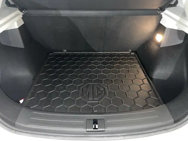MG ZS view 12
