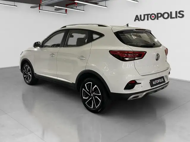 MG ZS view 13